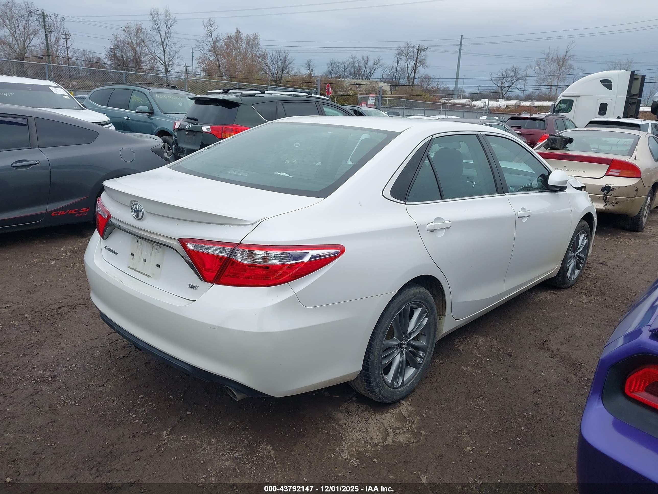 TOYOTA CAMRY image 4