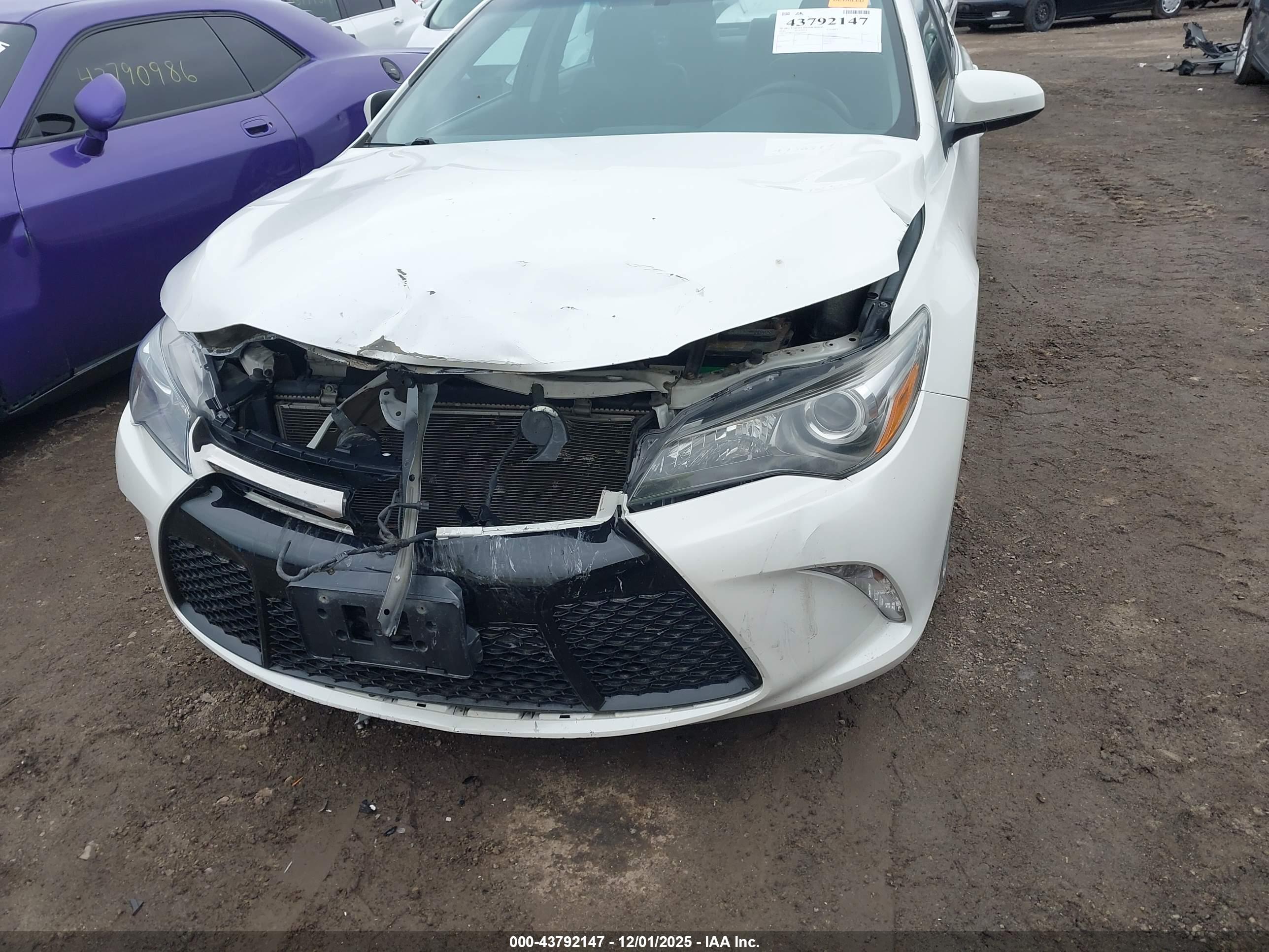 TOYOTA CAMRY image 6