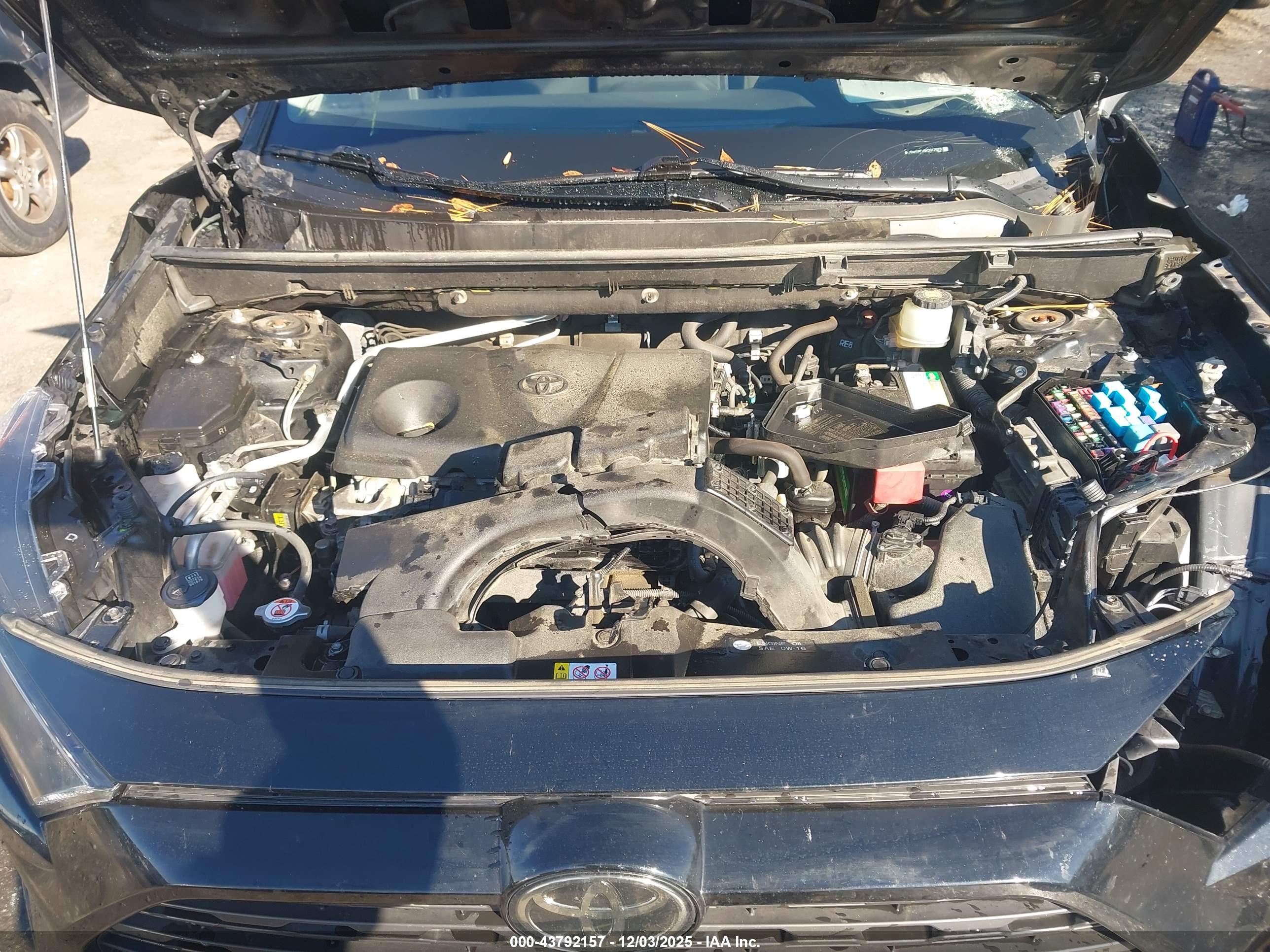 TOYOTA RAV4 image 10