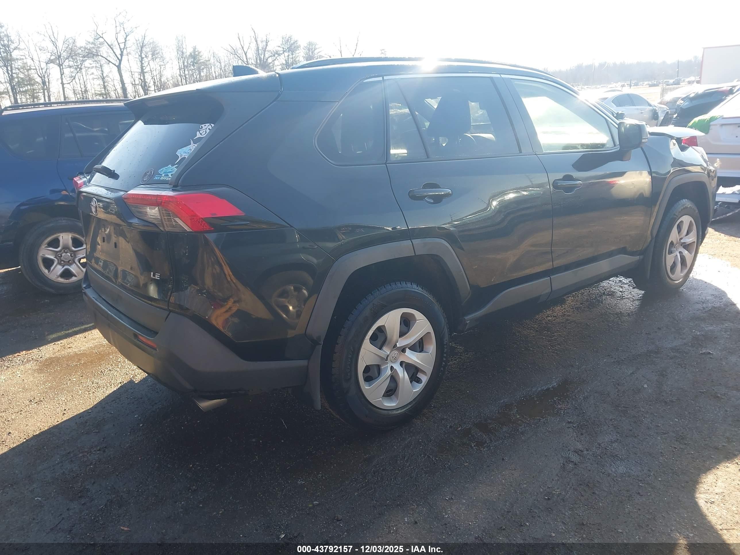 TOYOTA RAV4 image 4