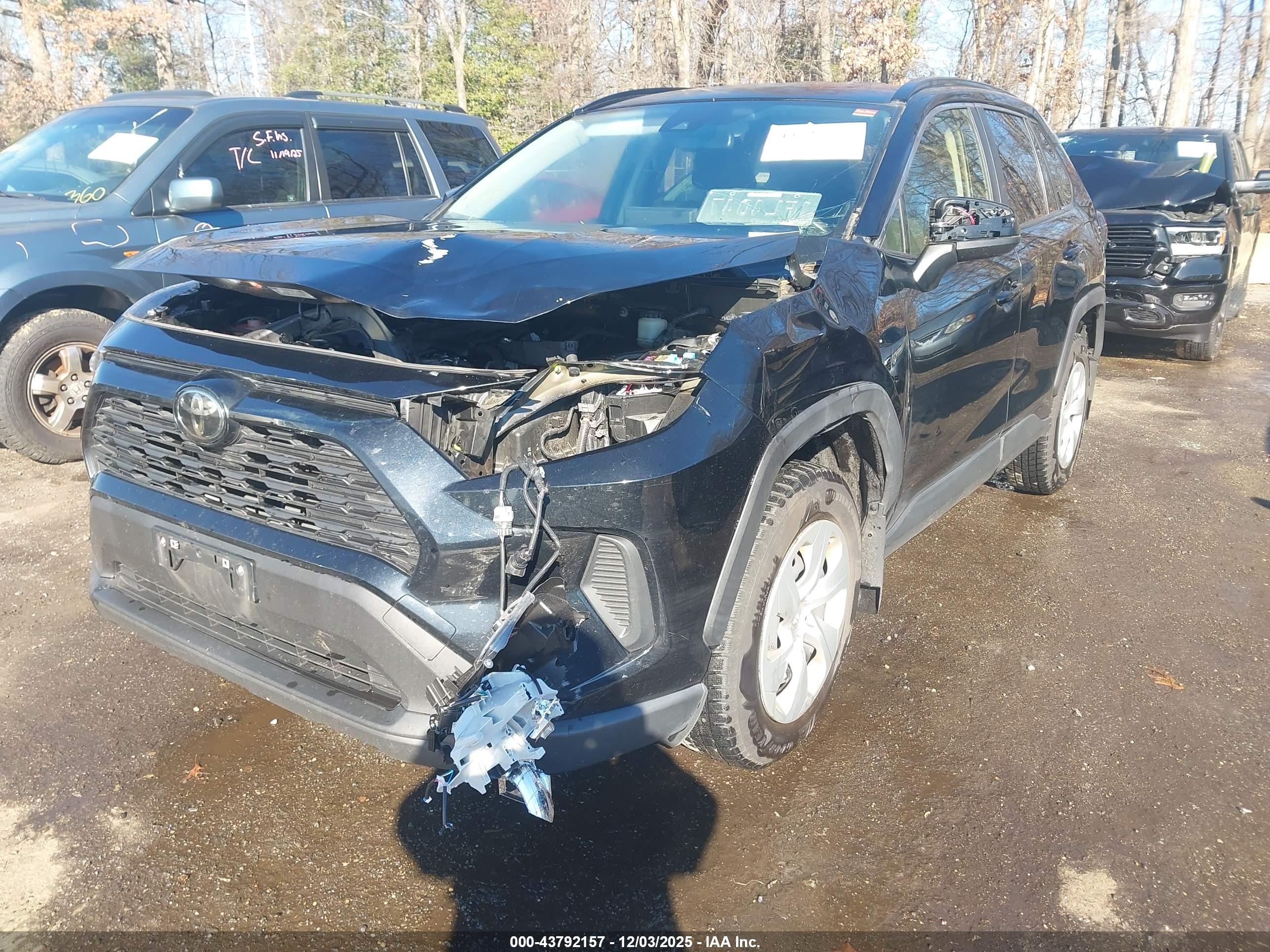 TOYOTA RAV4 image 6
