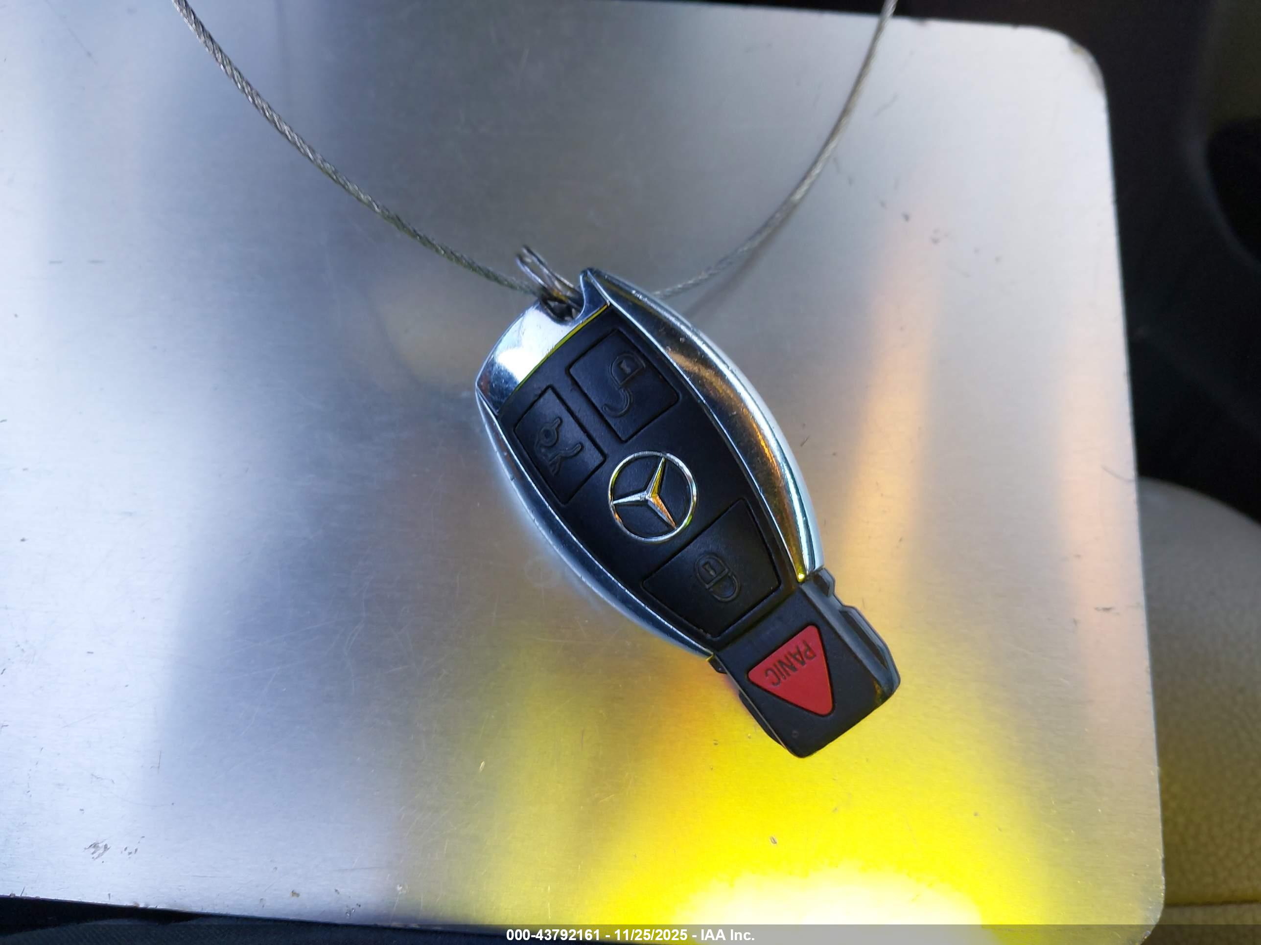 MERCEDES-BENZ E image 11