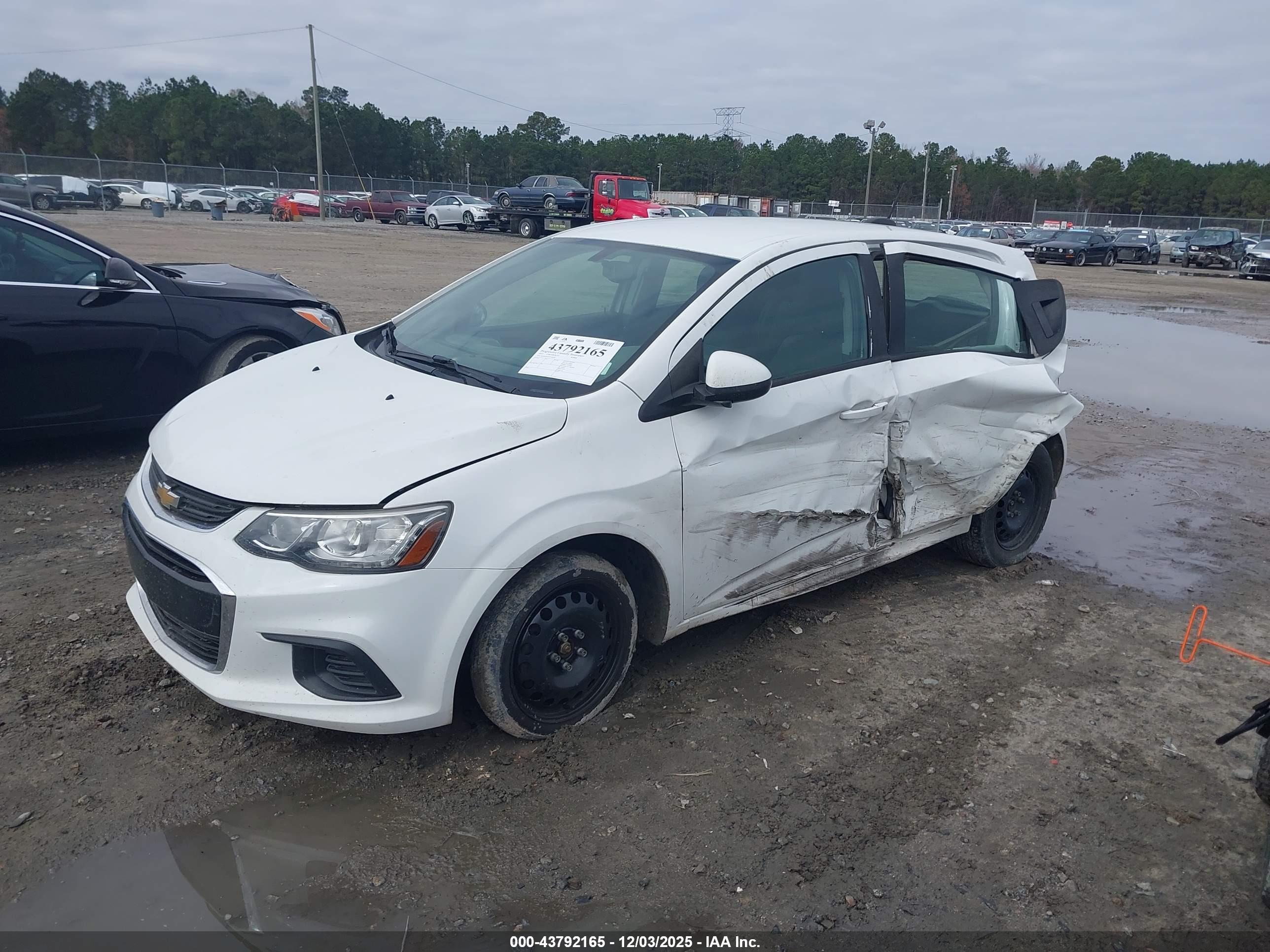 CHEVROLET SONIC image 2