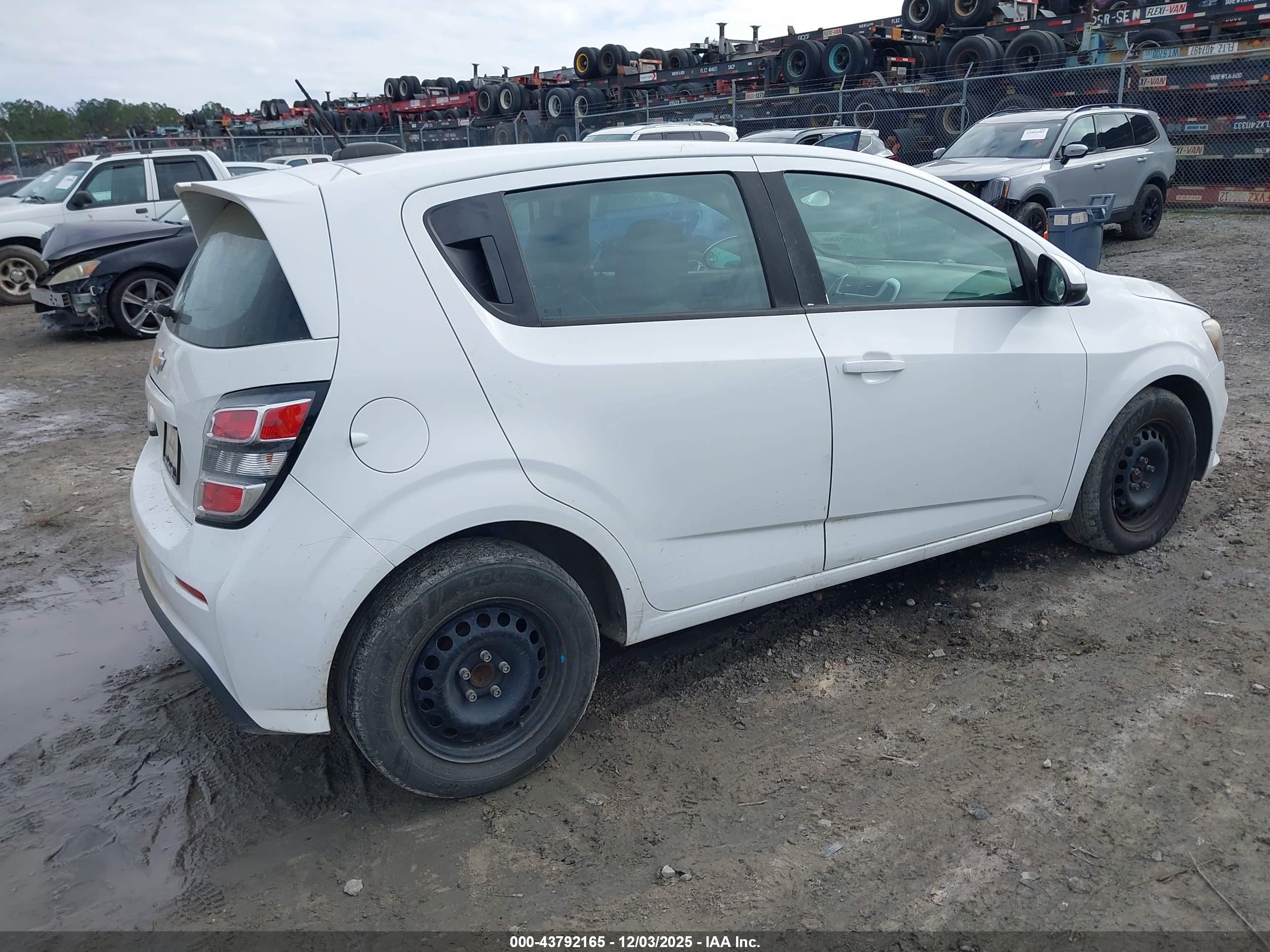 CHEVROLET SONIC image 4