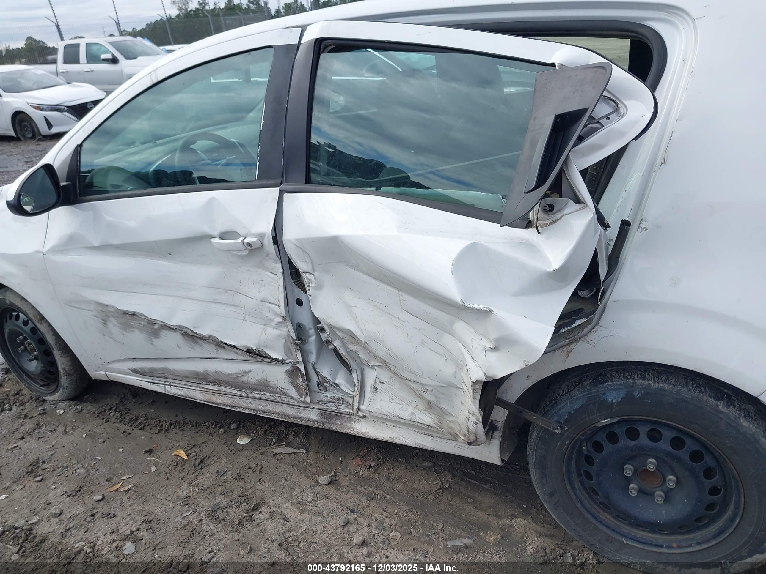 CHEVROLET SONIC image 6