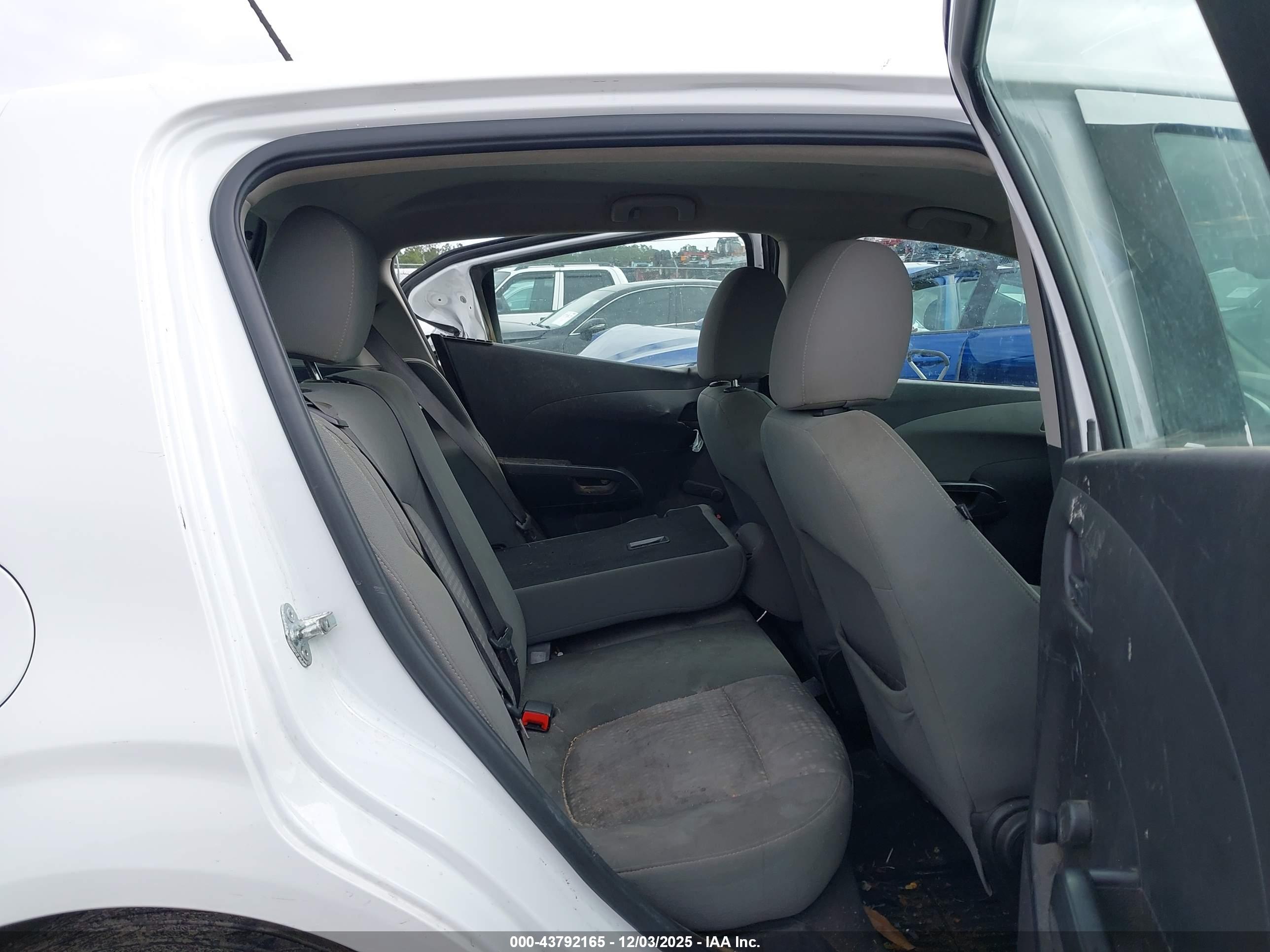 CHEVROLET SONIC image 8