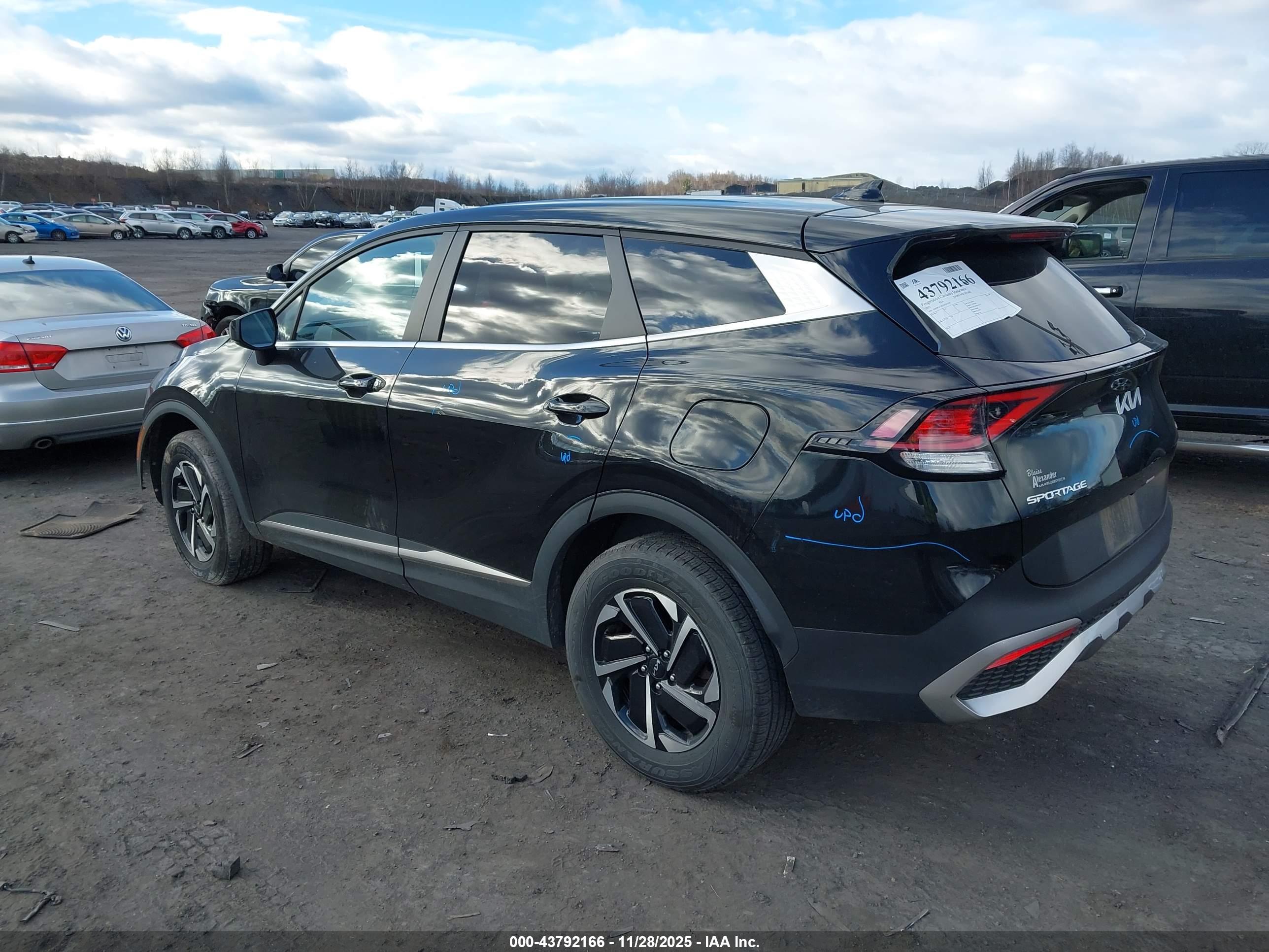 KIA SPORTAGE image 3