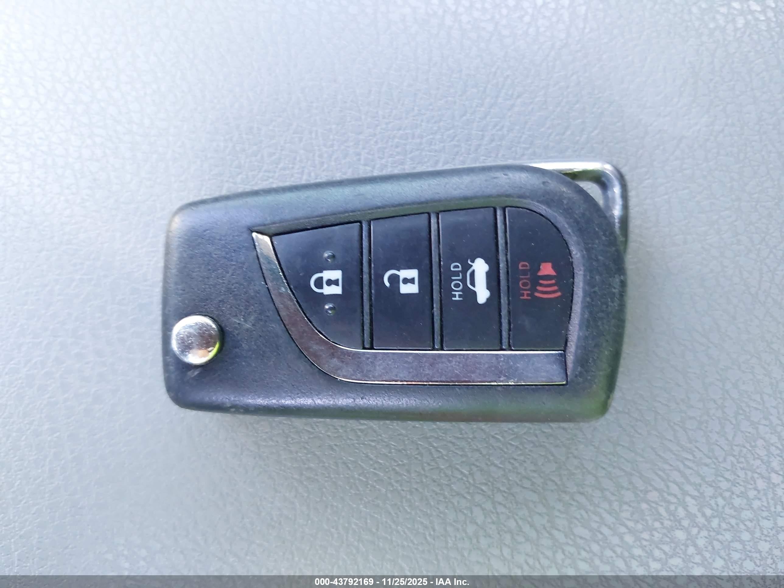 TOYOTA CAMRY image 11