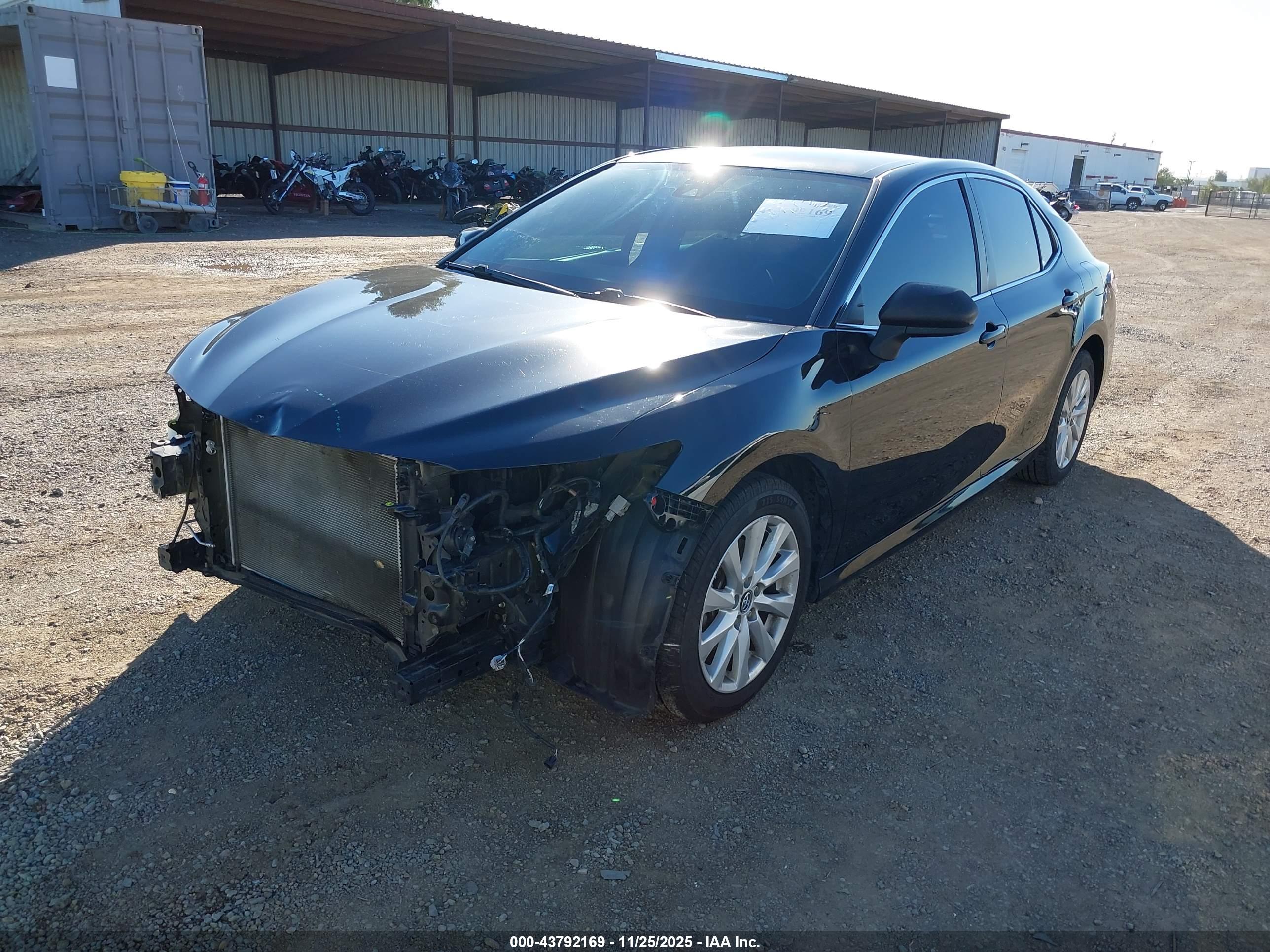 TOYOTA CAMRY image 2