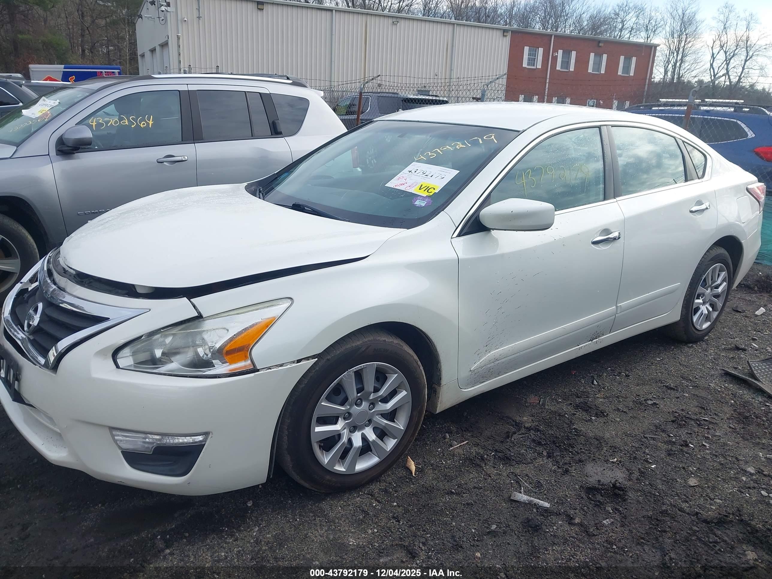 NISSAN ALTIMA image 2