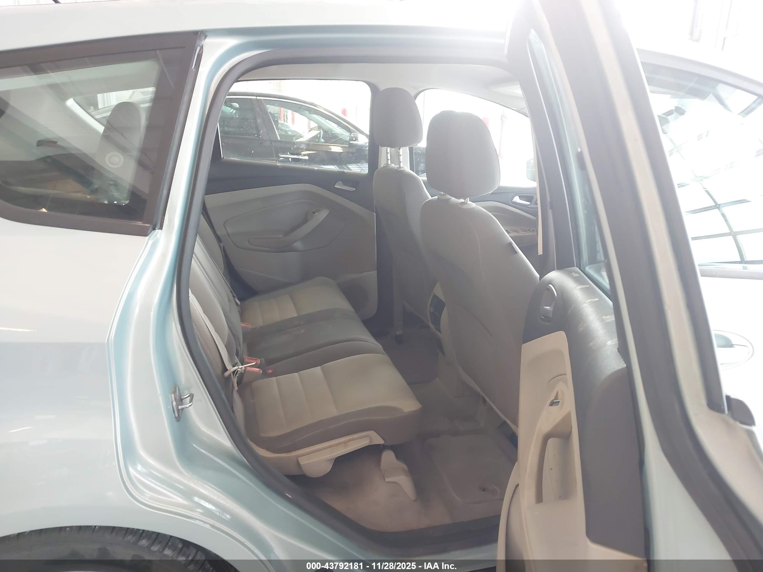FORD C-MAX image 8