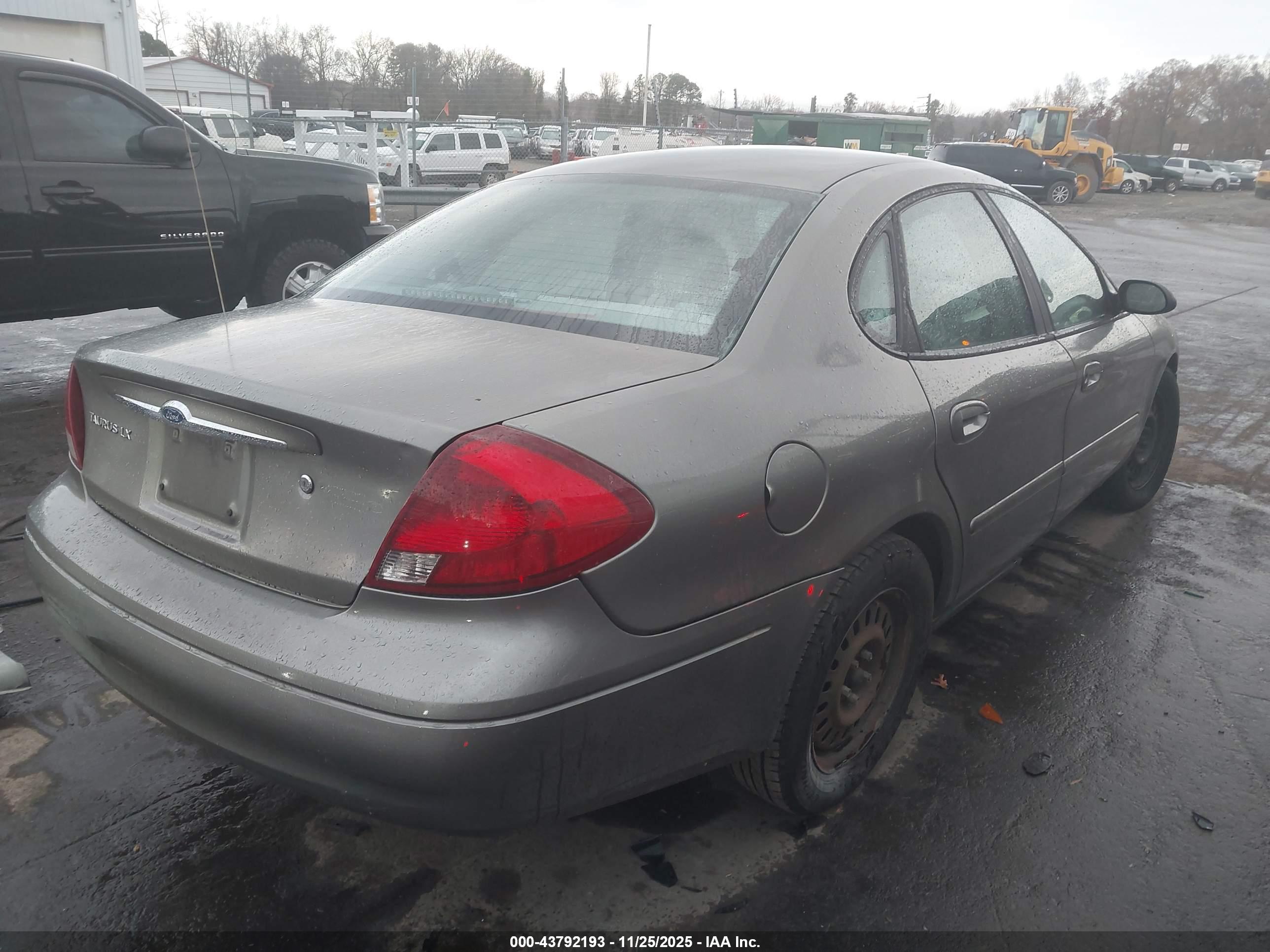 FORD TAURUS image 4