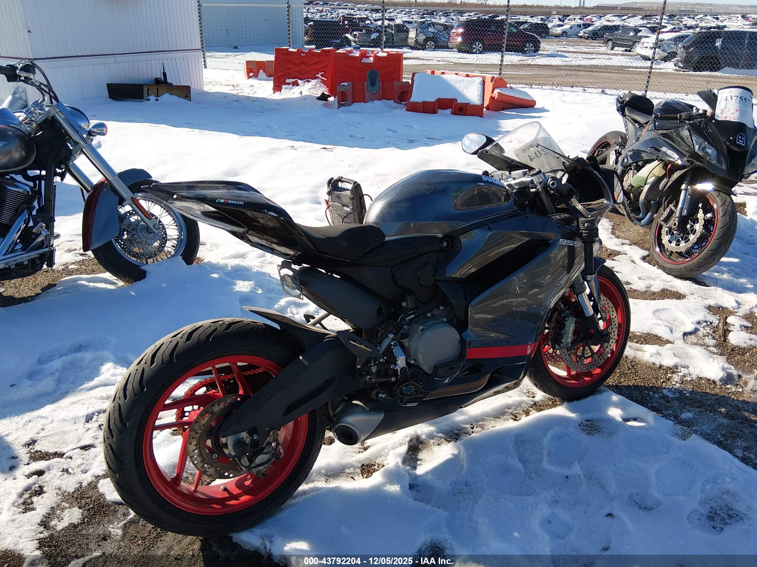 DUCATI SUPERBIKE image 4