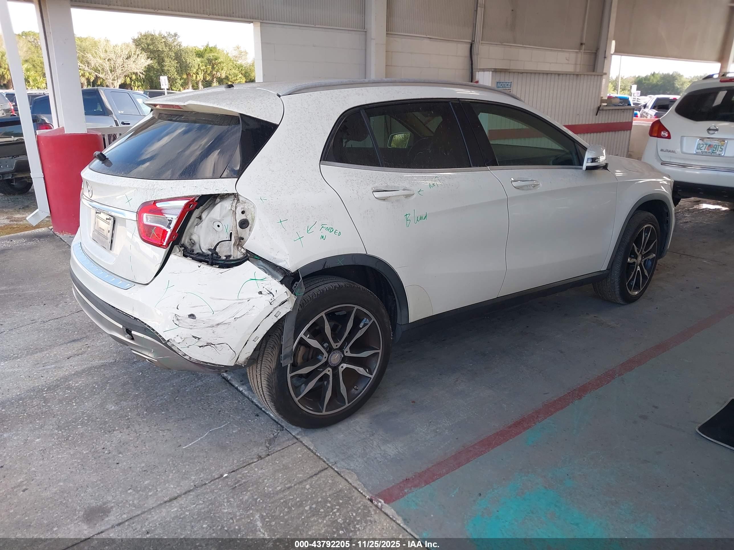 MERCEDES-BENZ GLA image 4