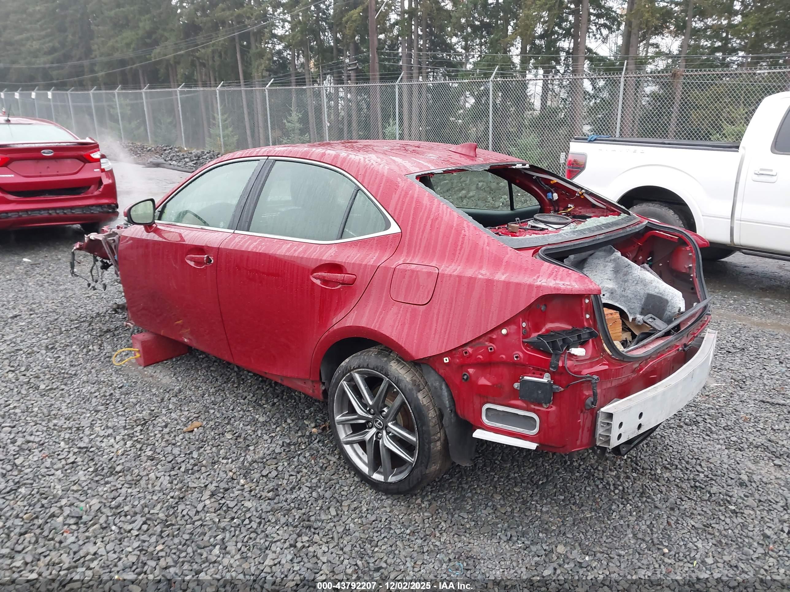 LEXUS IS image 3