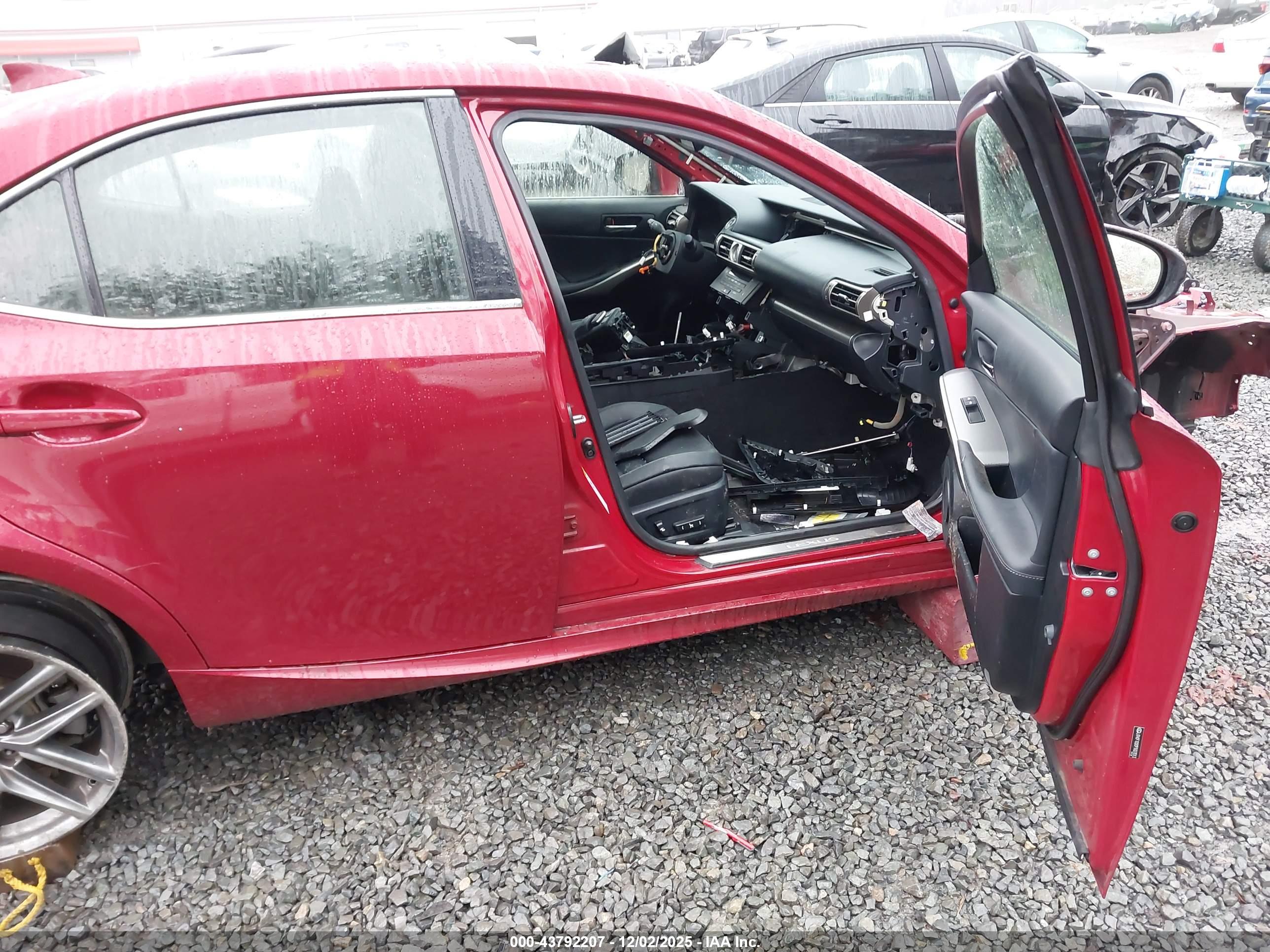 LEXUS IS image 5