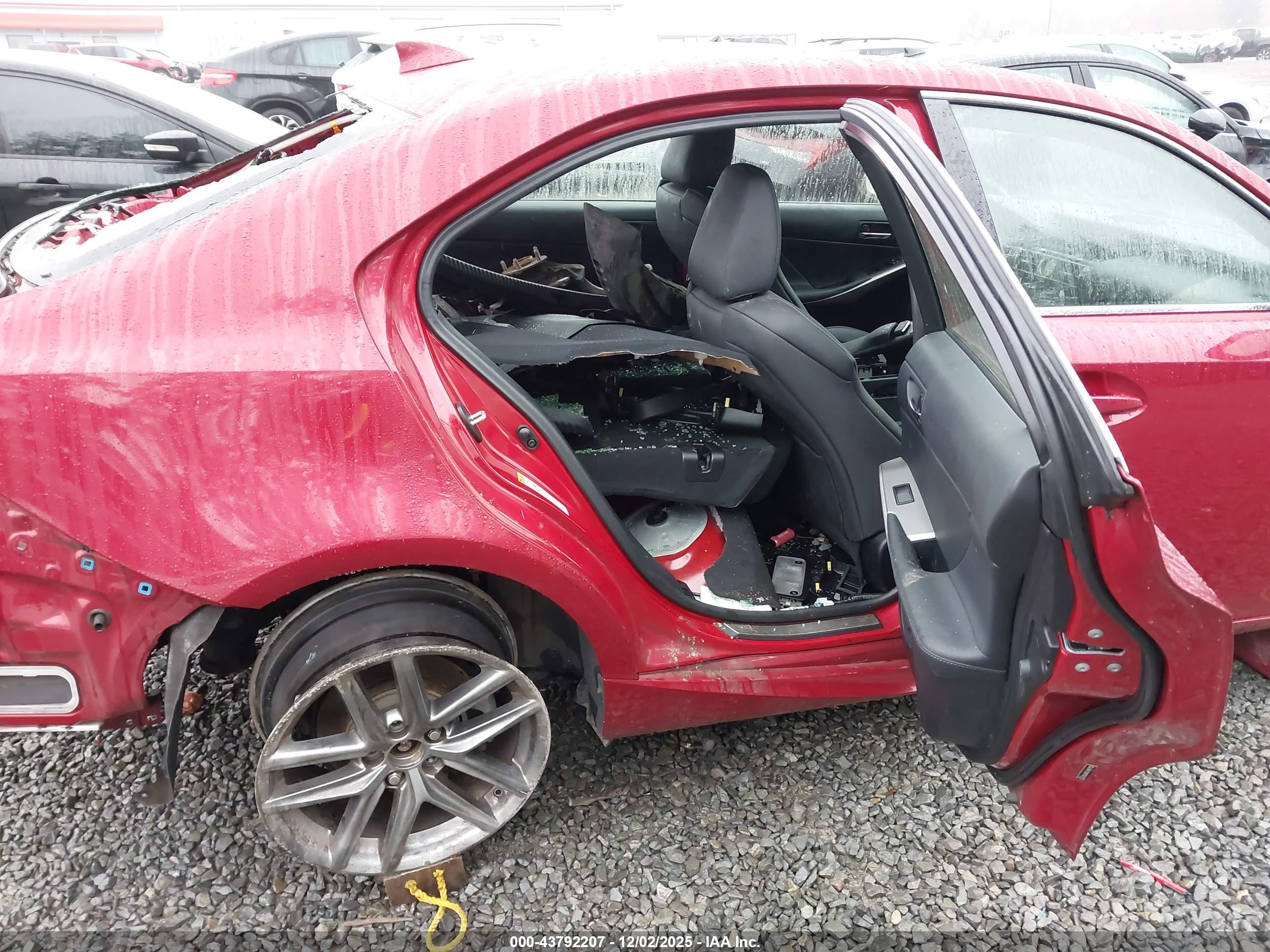 LEXUS IS image 8