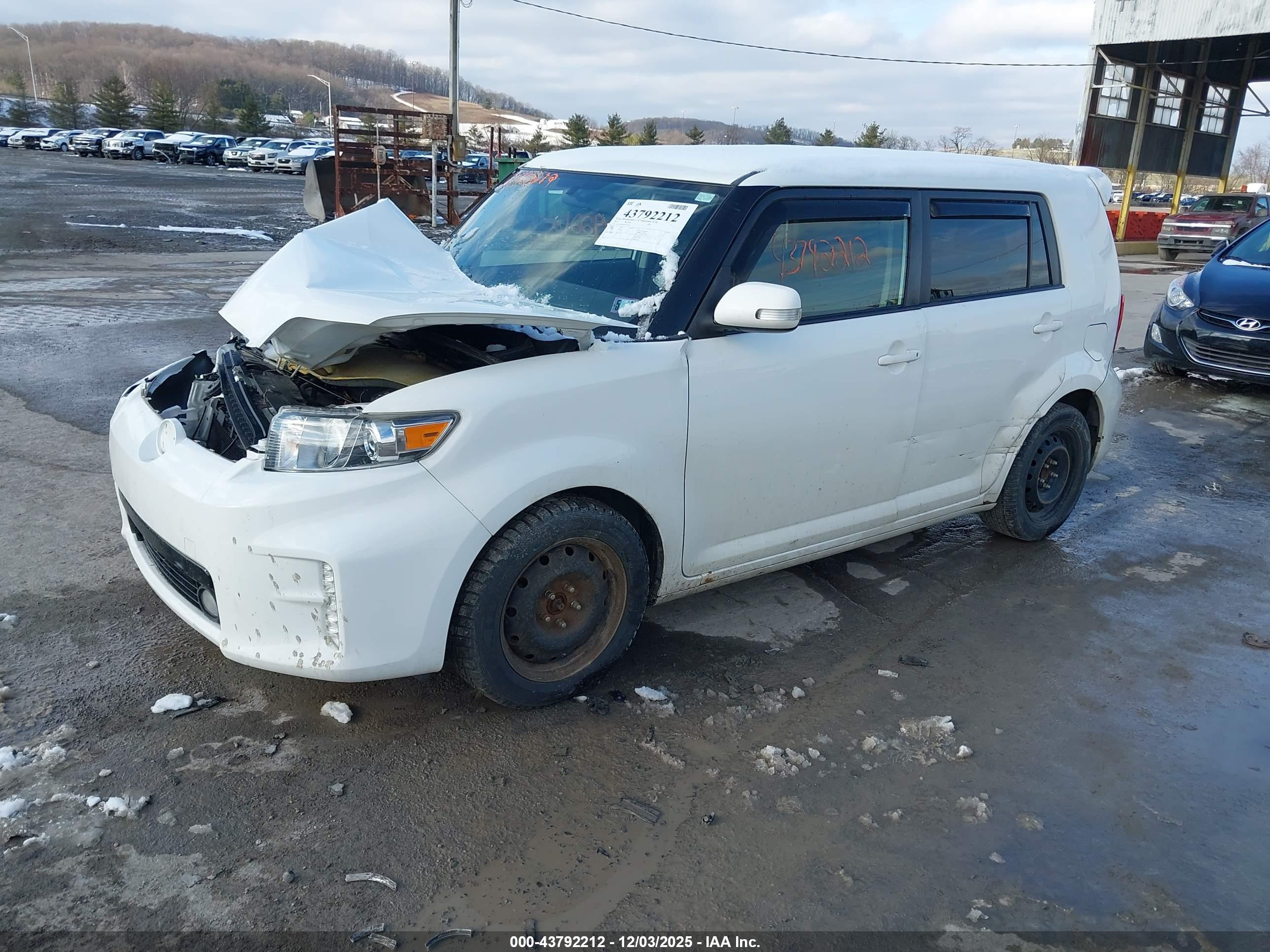 SCION XB image 2