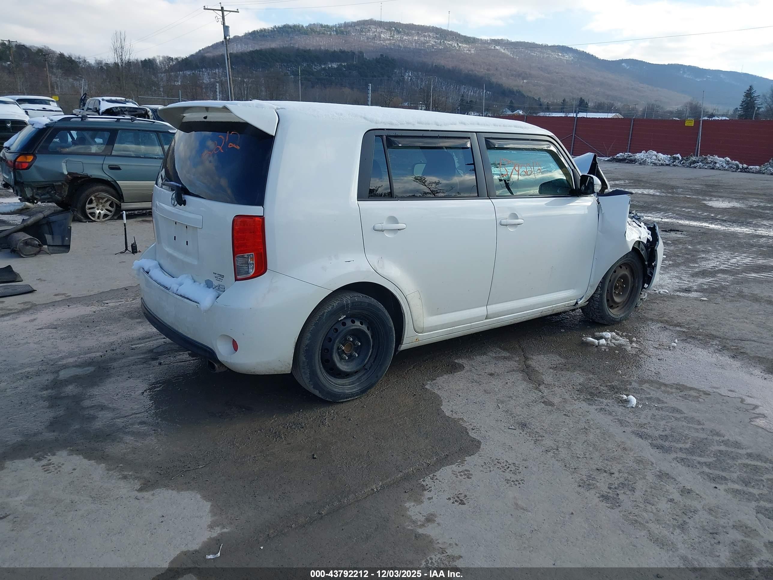 SCION XB image 4