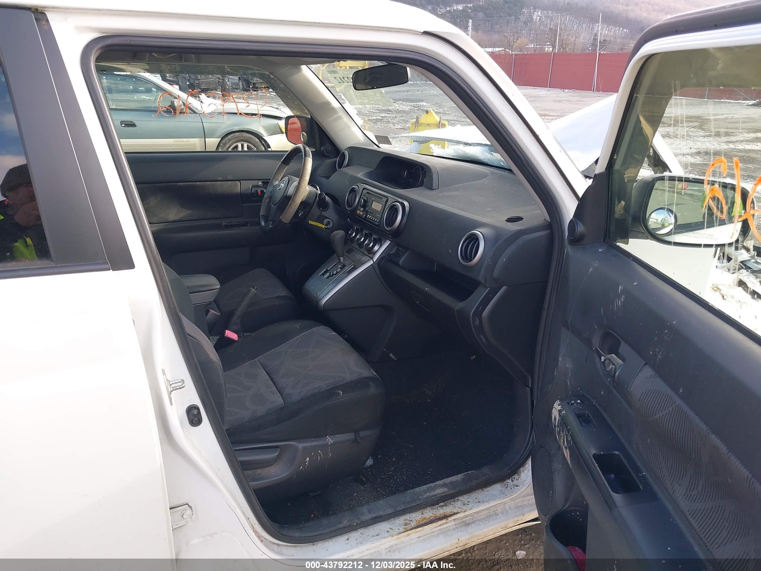 SCION XB image 5