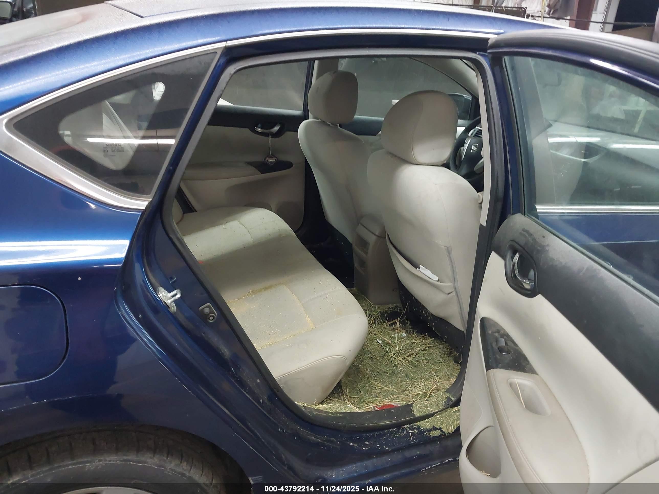 NISSAN SENTRA image 8