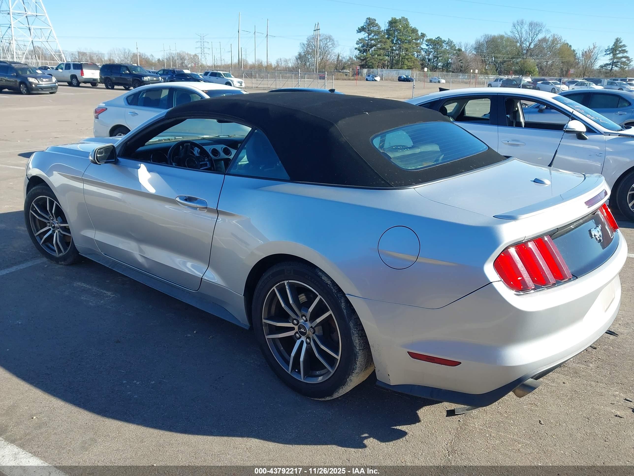 FORD MUSTANG image 3