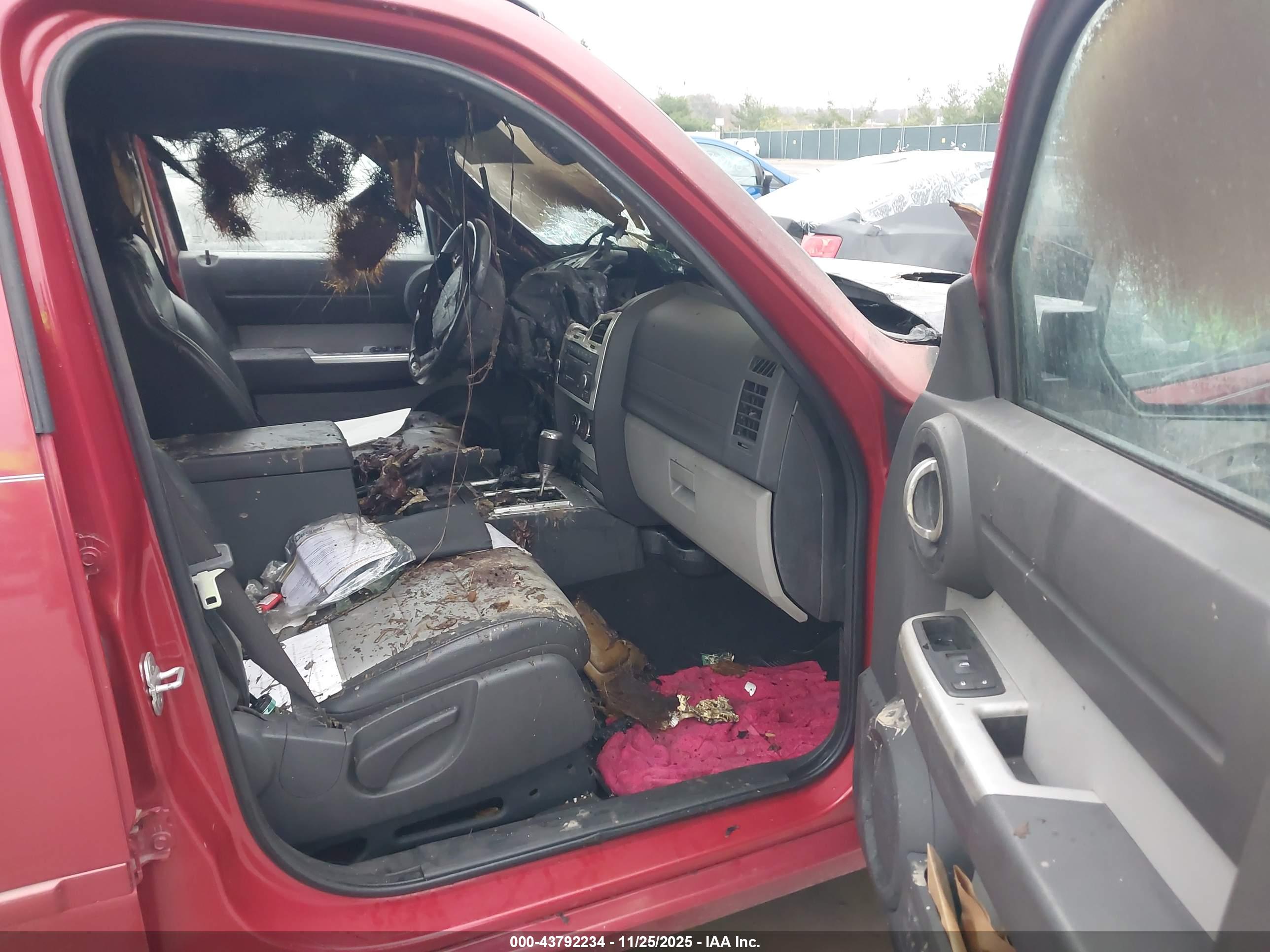 DODGE NITRO image 5