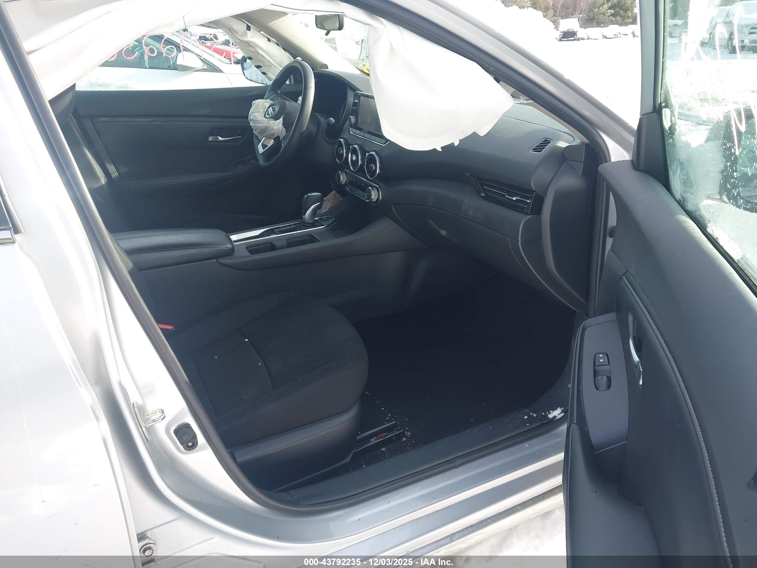 NISSAN SENTRA image 5