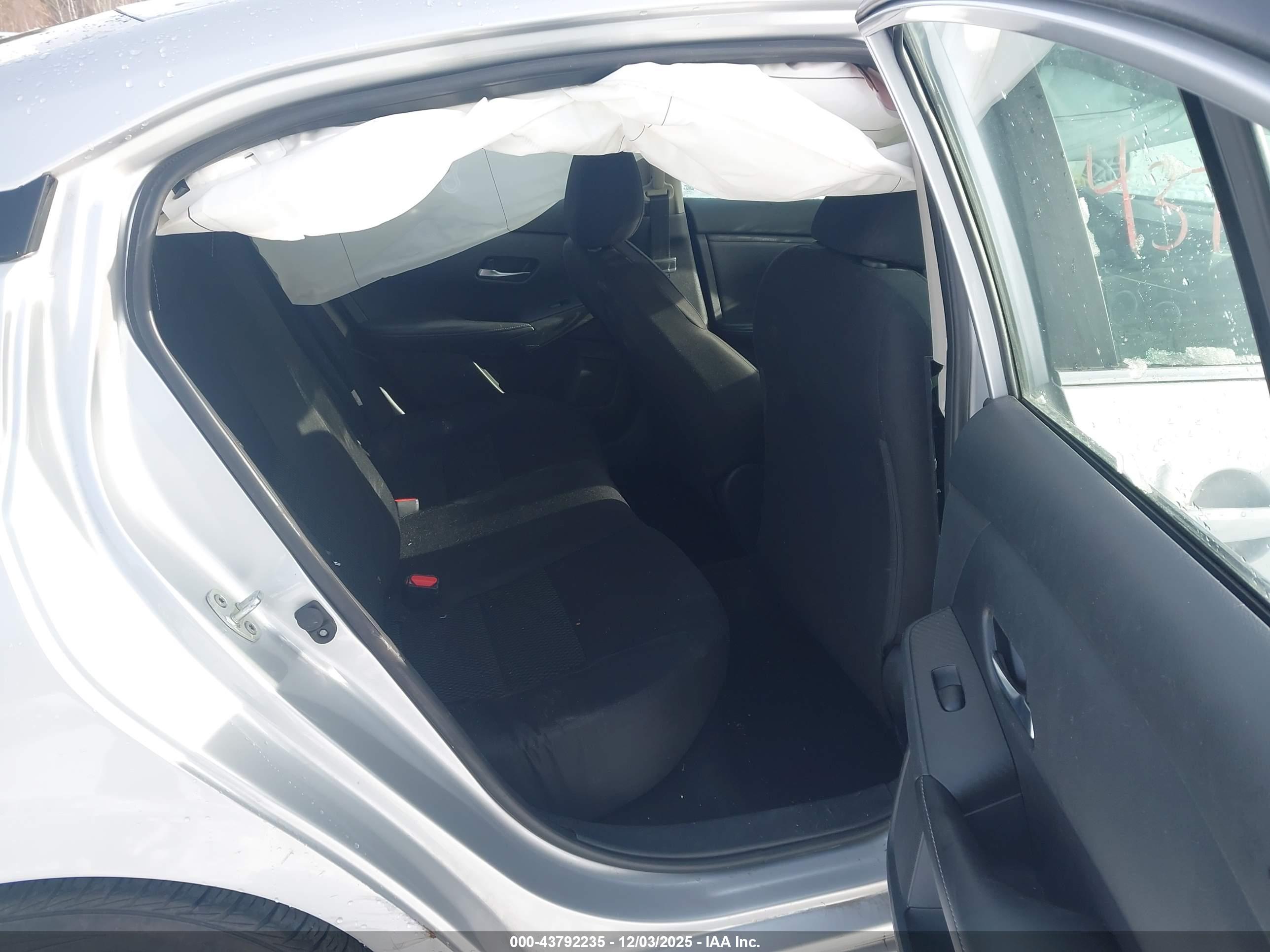 NISSAN SENTRA image 8
