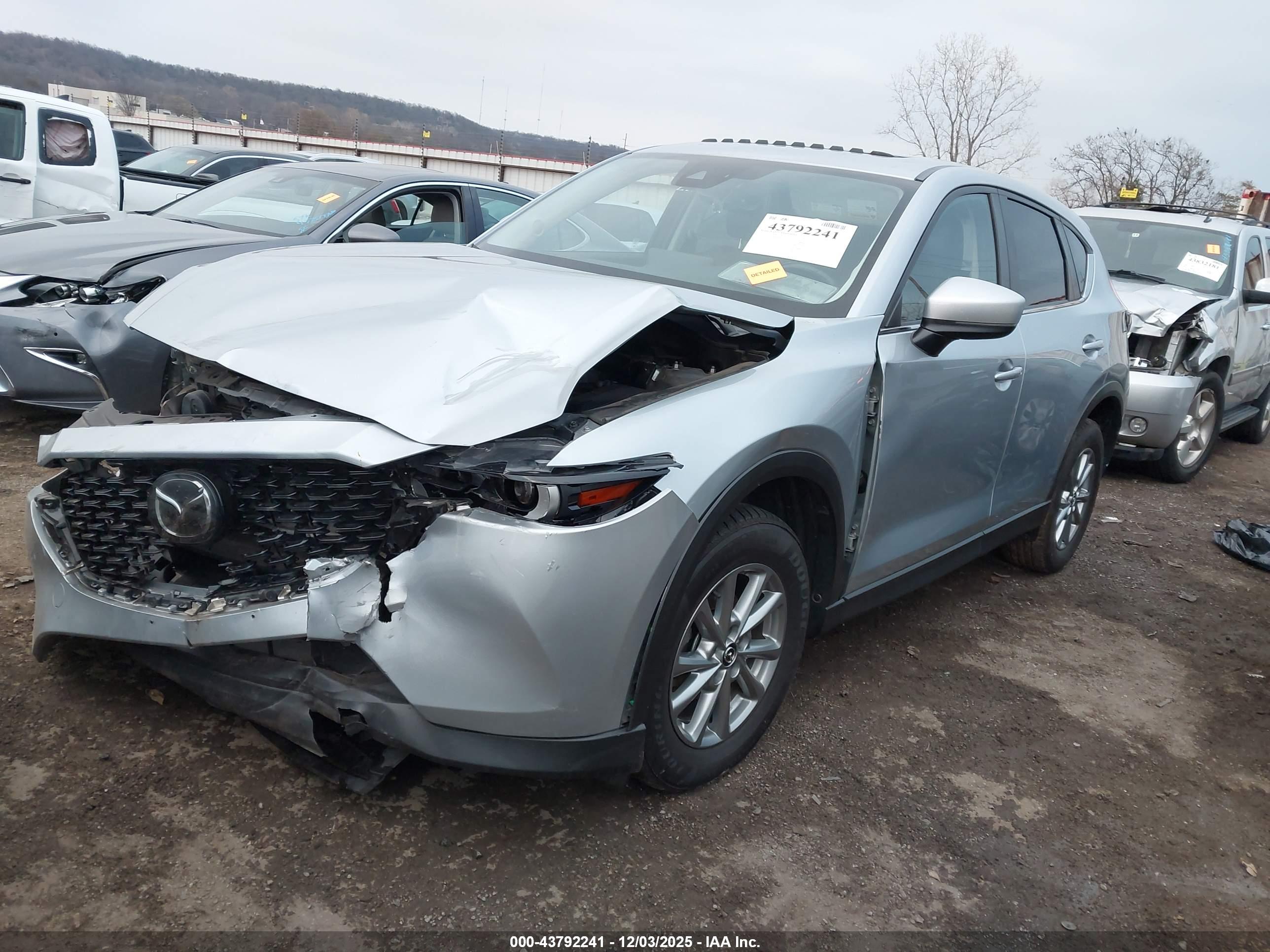 MAZDA CX-5 image 2