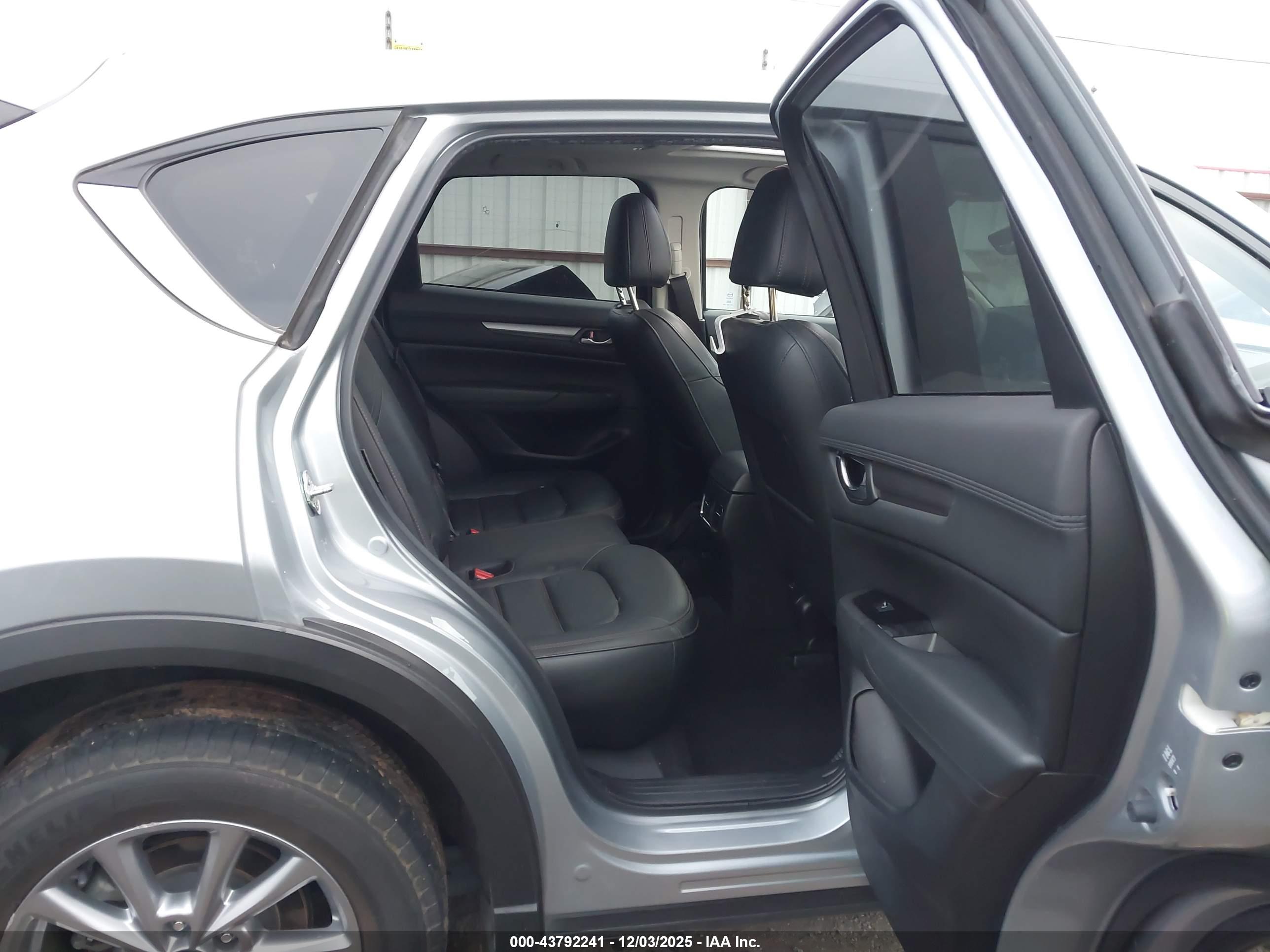 MAZDA CX-5 image 8