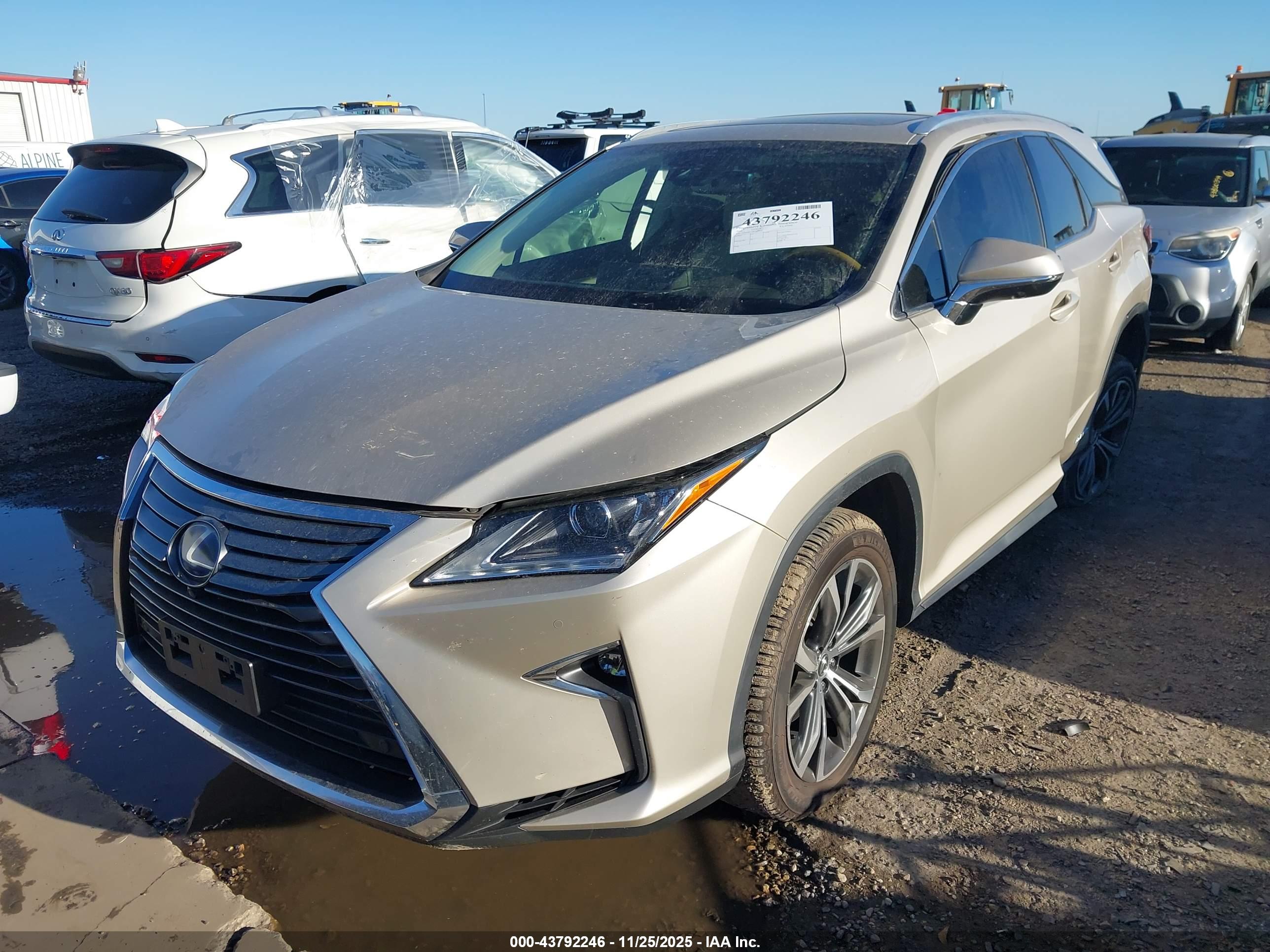 LEXUS RX image 2