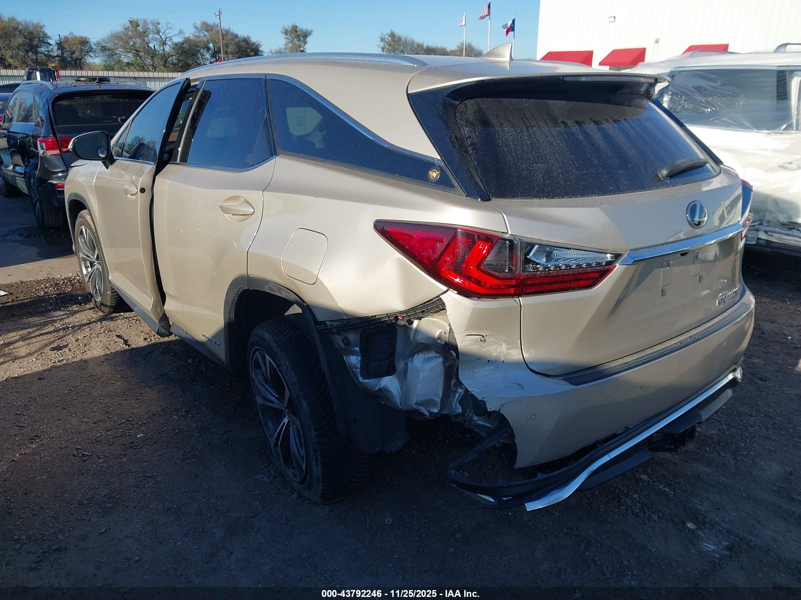 LEXUS RX image 3