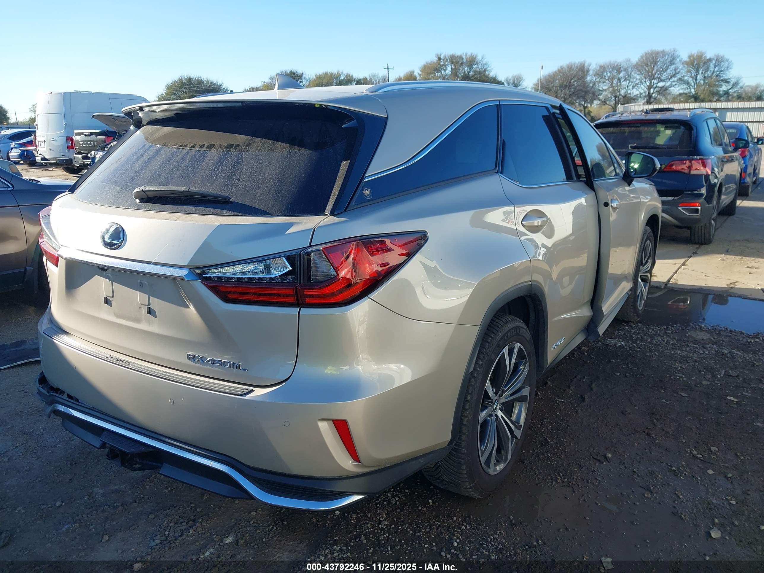 LEXUS RX image 4
