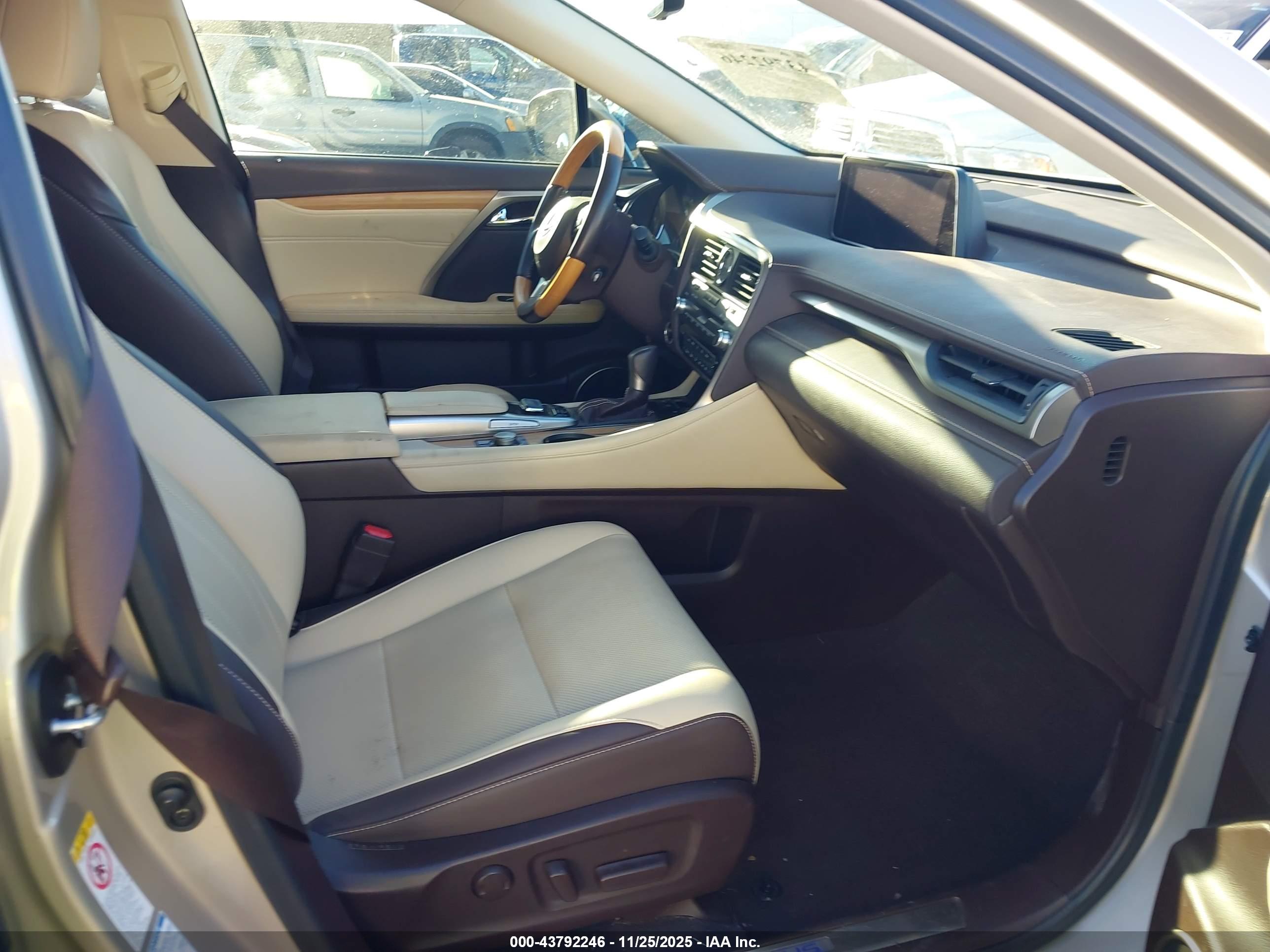 LEXUS RX image 5