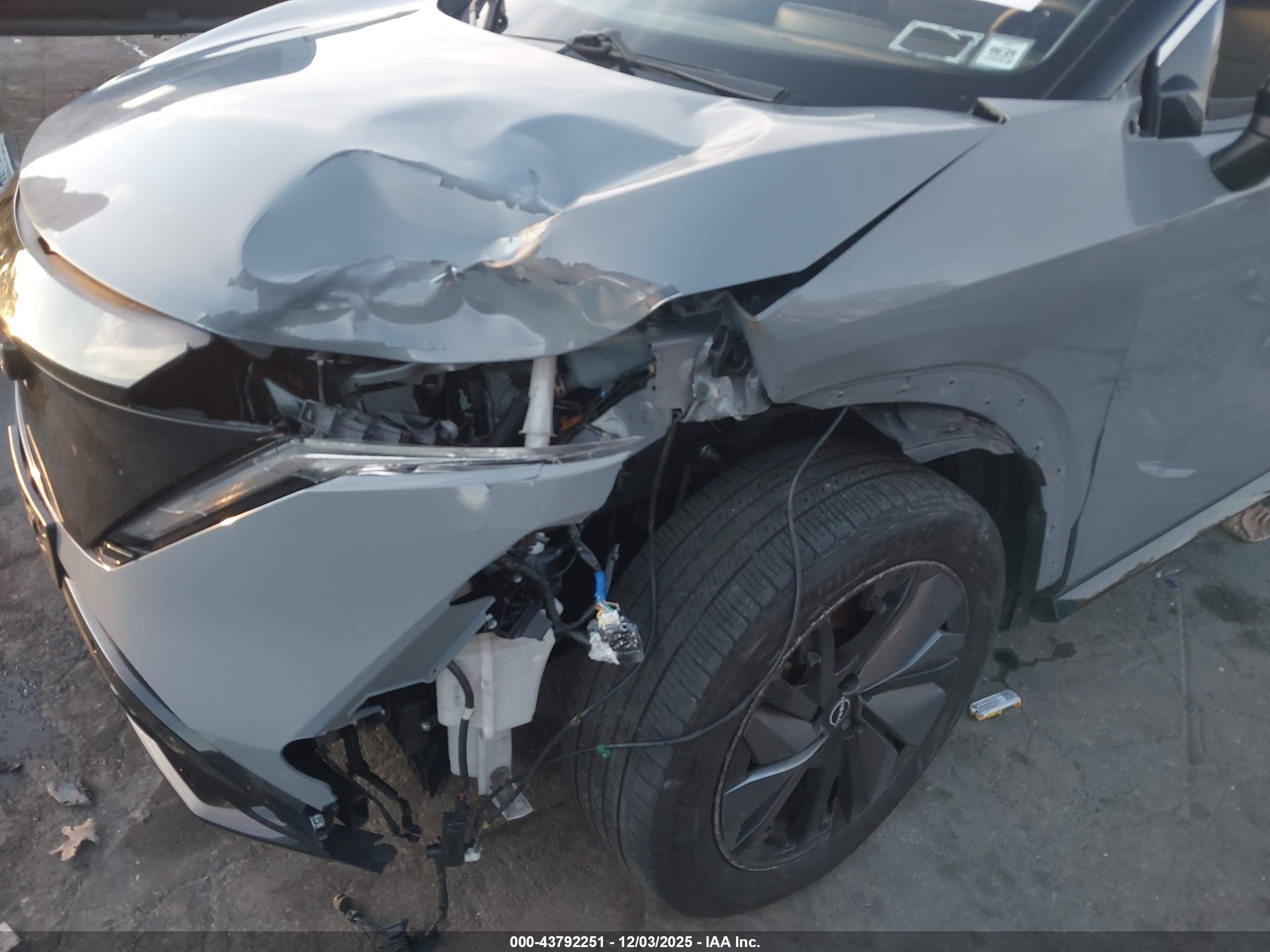 NISSAN ARIYA image 6