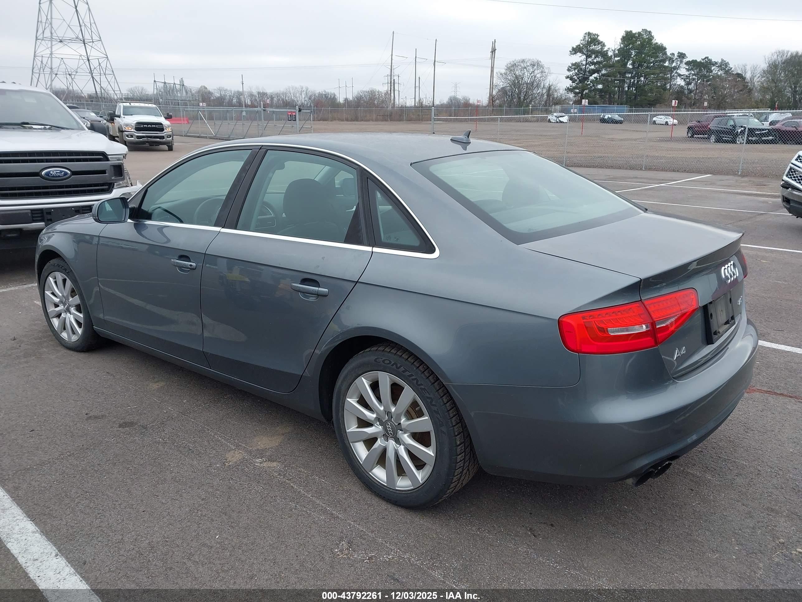 AUDI A4 image 3