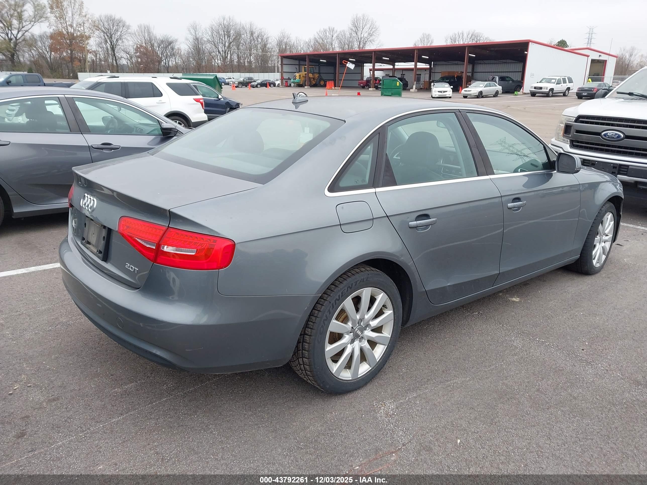 AUDI A4 image 4