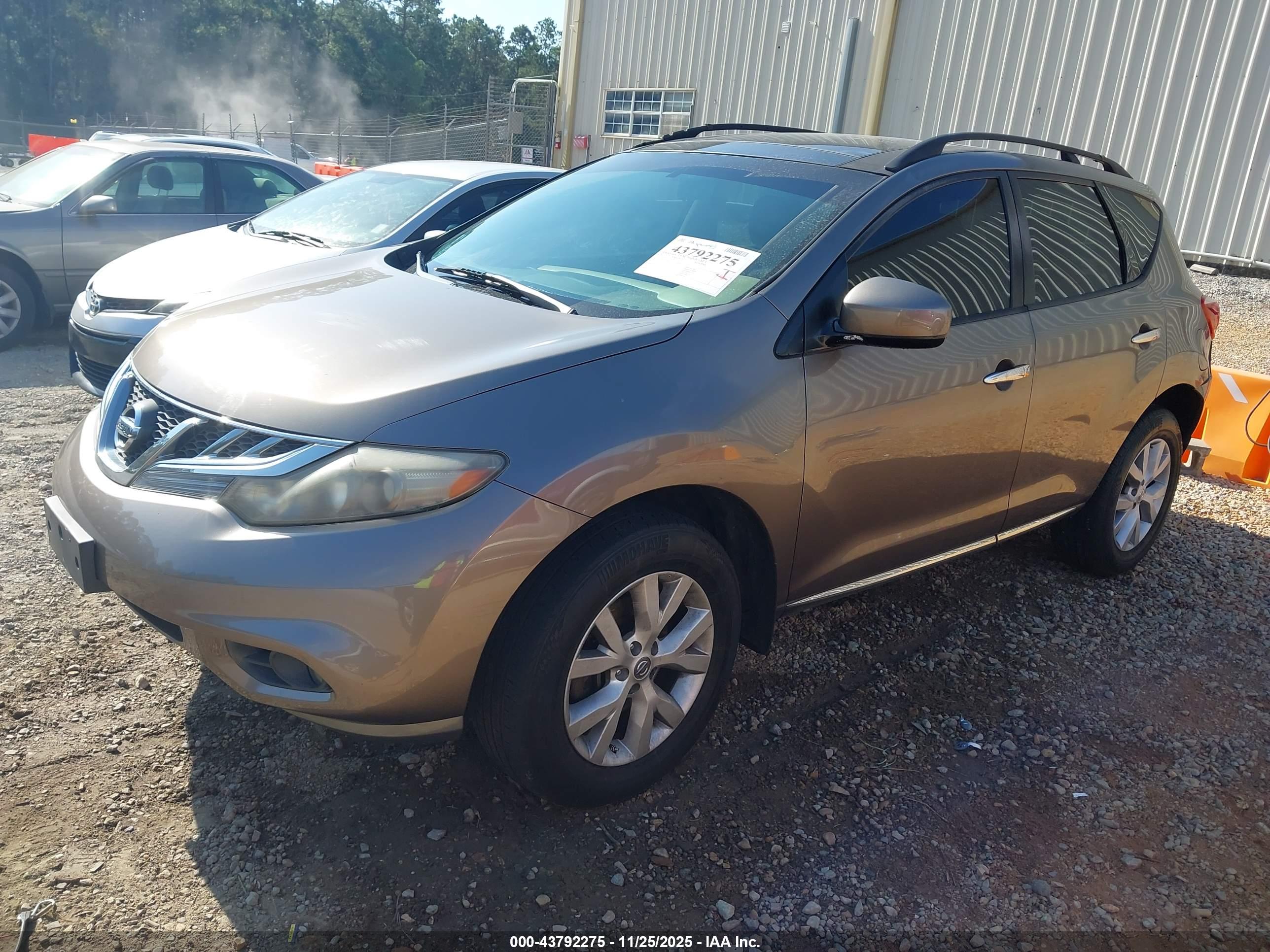 NISSAN MURANO image 2