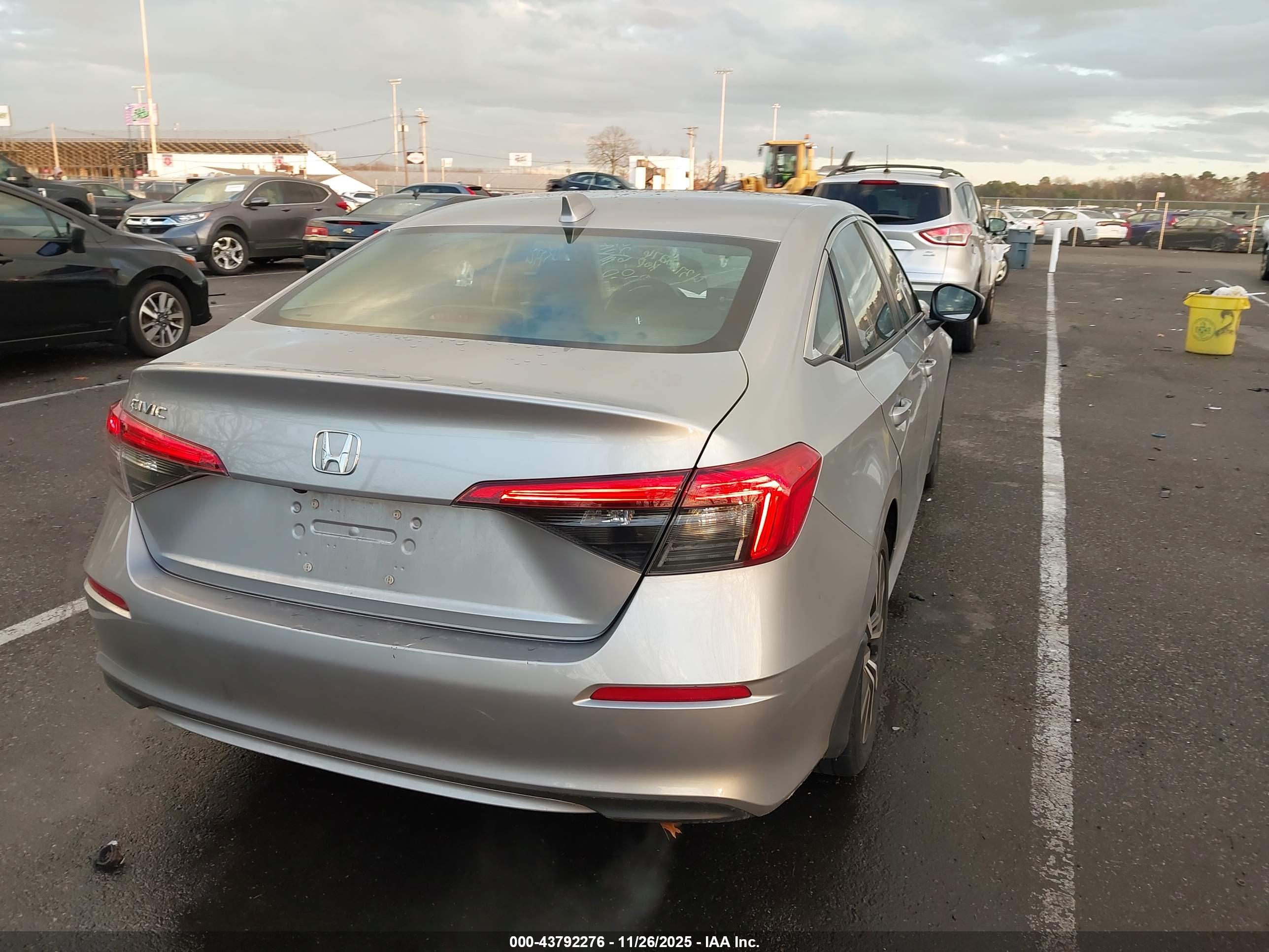 HONDA CIVIC image 4