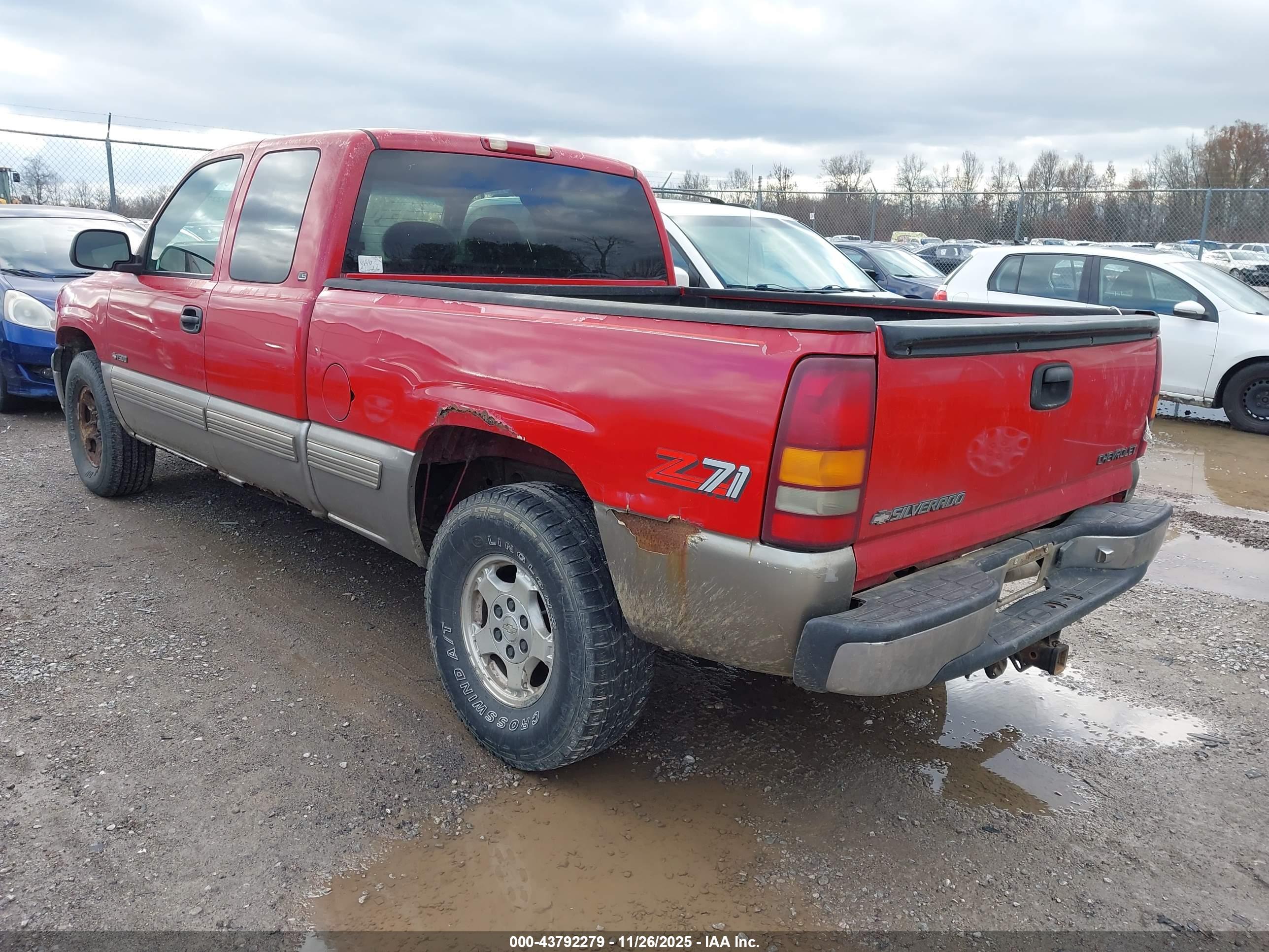 CHEVROLET SILVERADO image 3