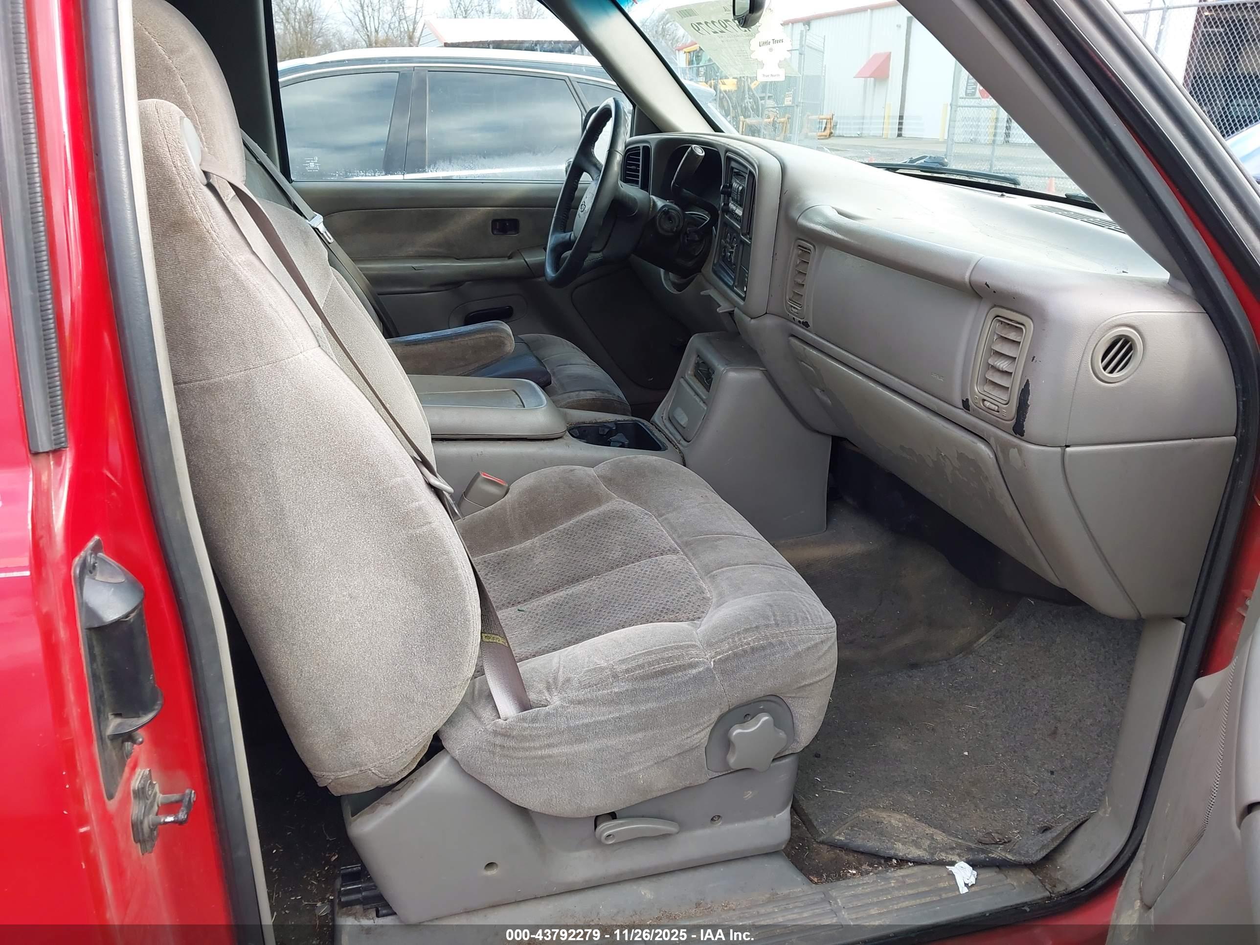 CHEVROLET SILVERADO image 5
