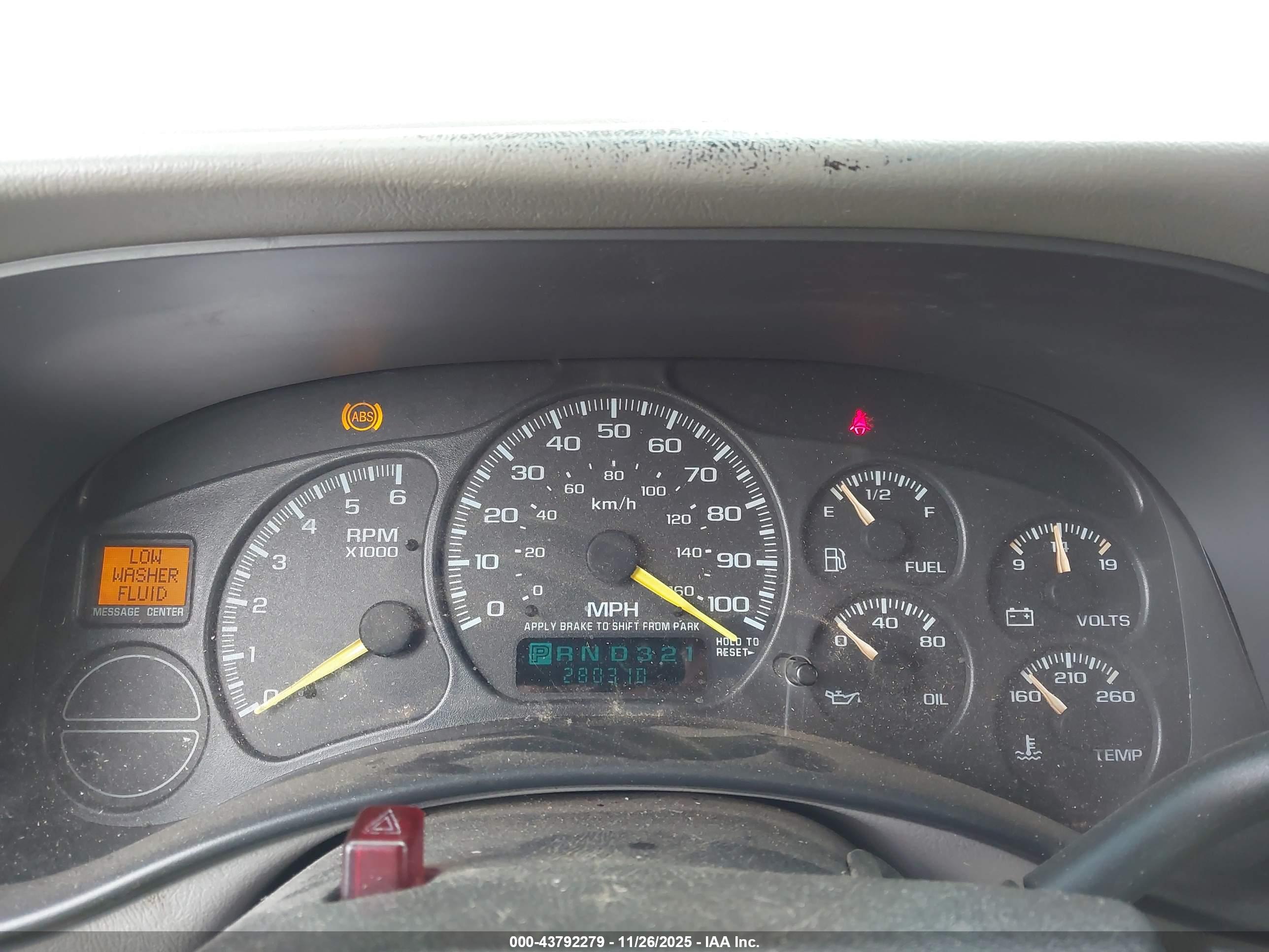 CHEVROLET SILVERADO image 7