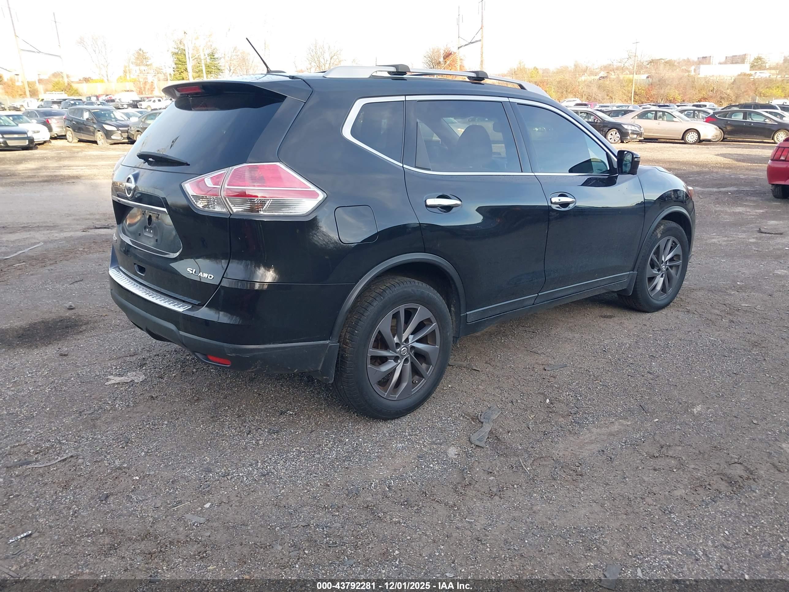 NISSAN ROGUE image 4