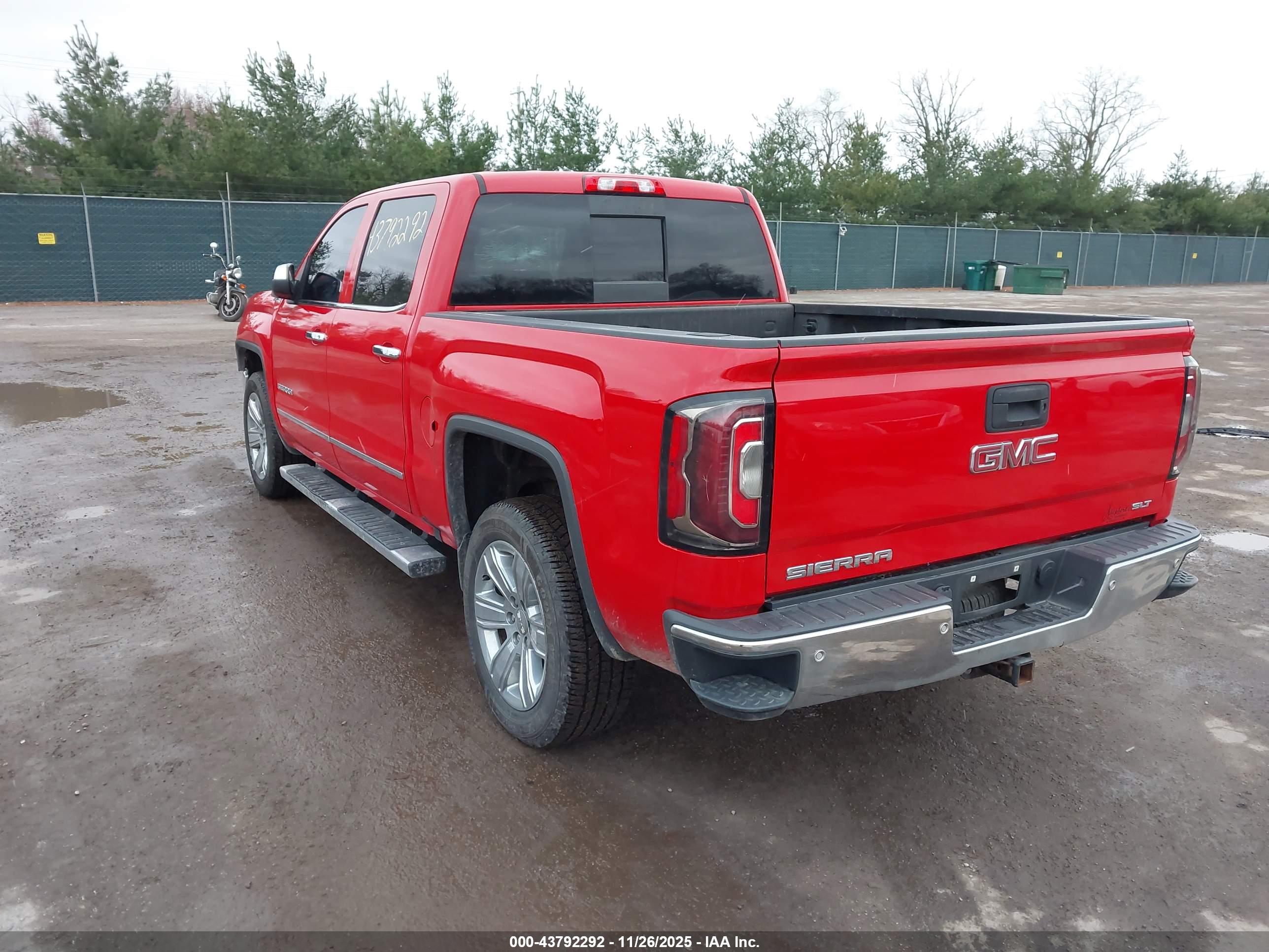 GMC SIERRA image 3
