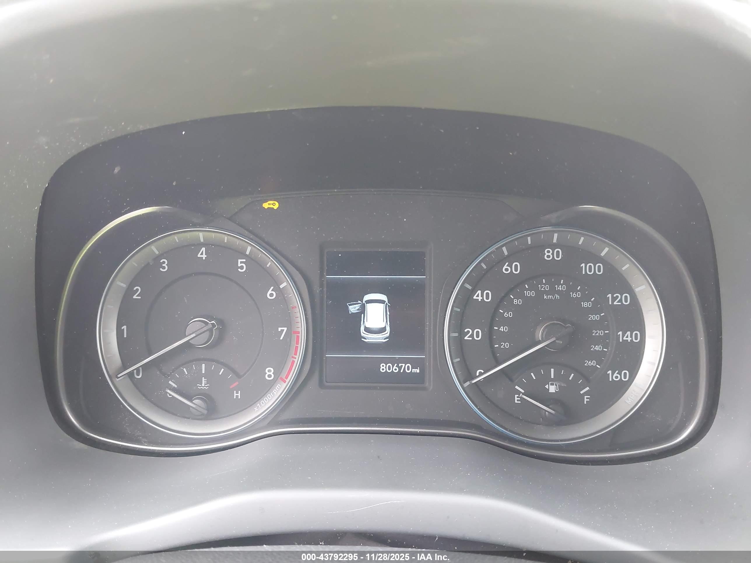 HYUNDAI KONA image 7