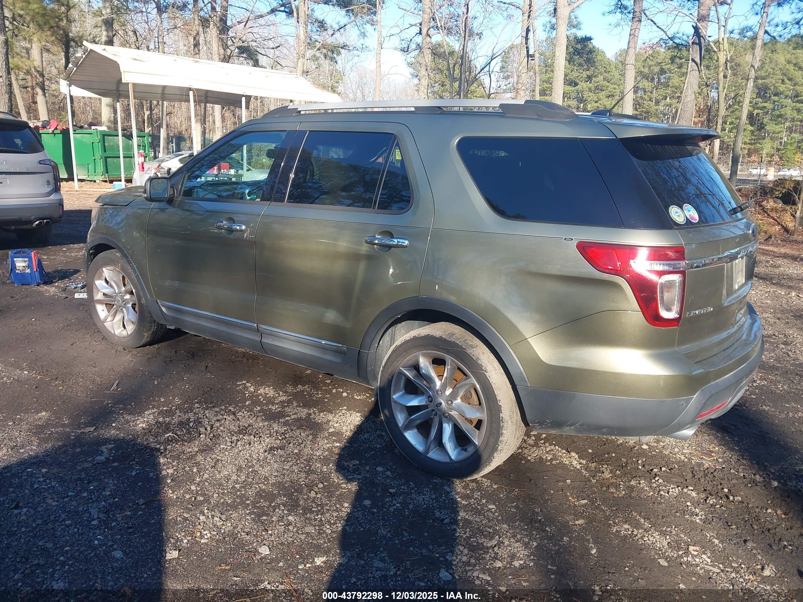 FORD EXPLORER image 3