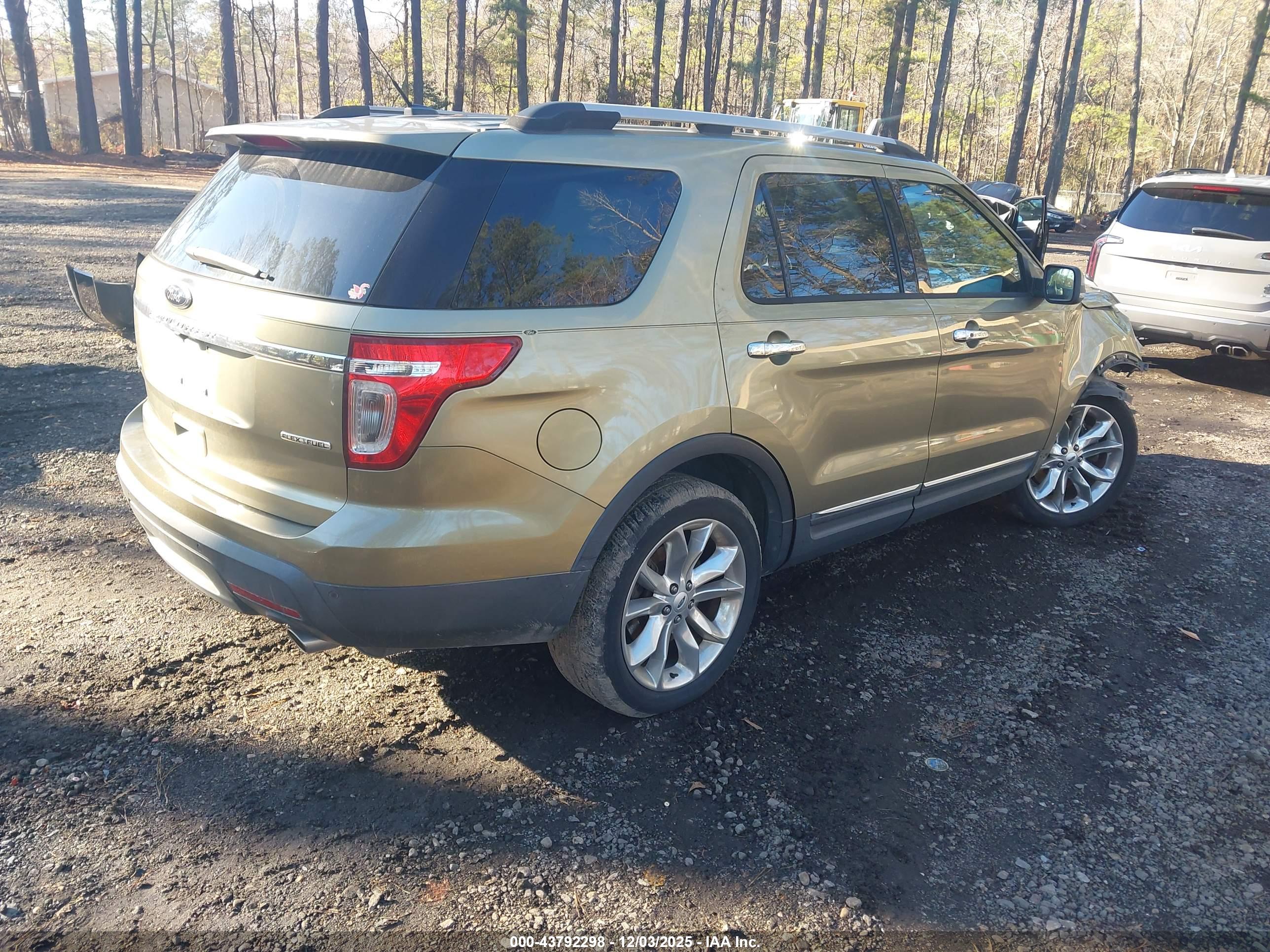 FORD EXPLORER image 4