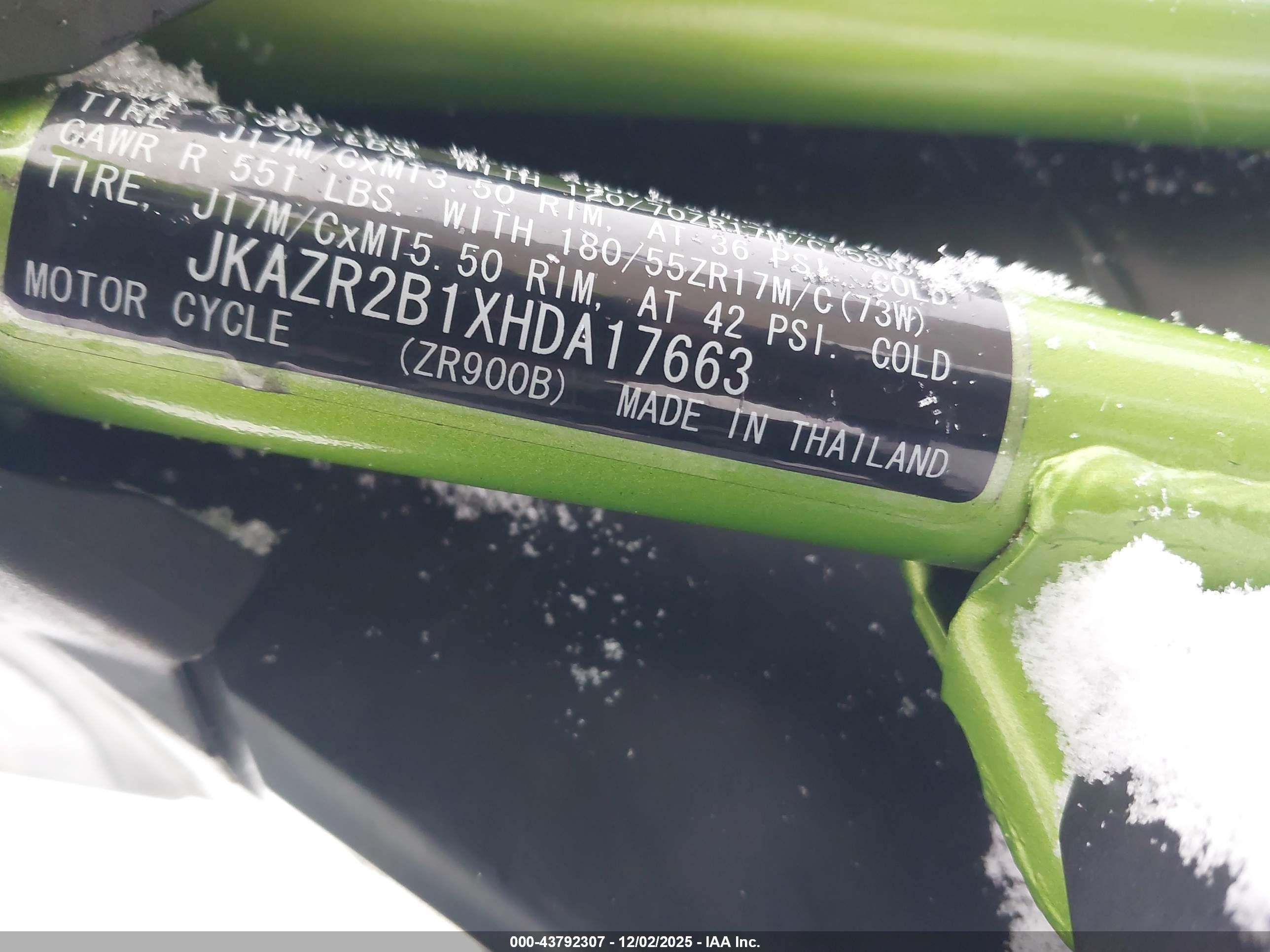 KAWASAKI ZR900 image 10