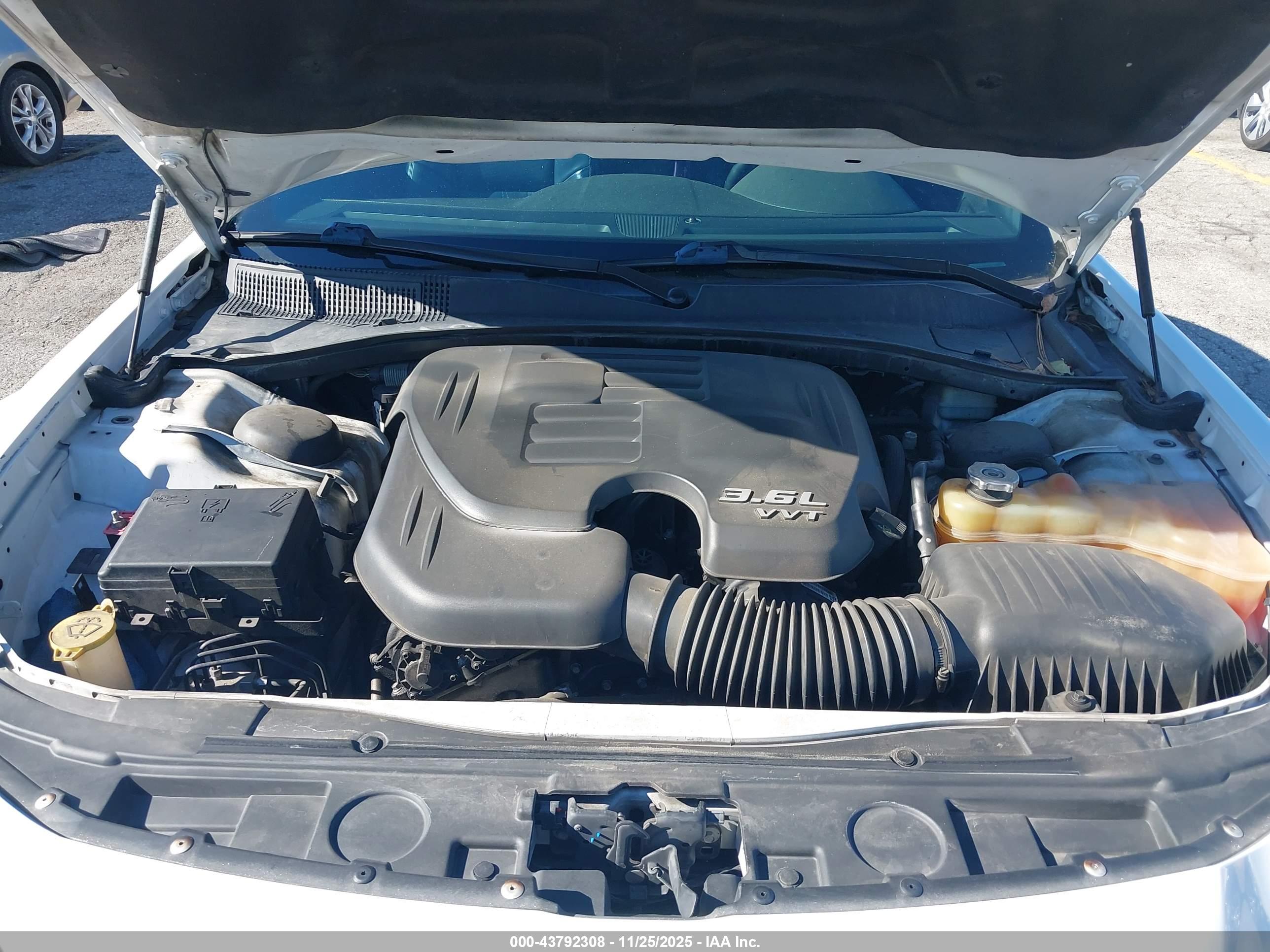 CHRYSLER 300 image 10